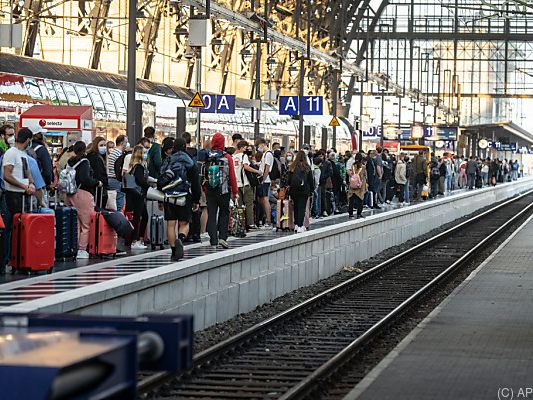 Viele Passagiere werden sich wieder gedulden müssen
