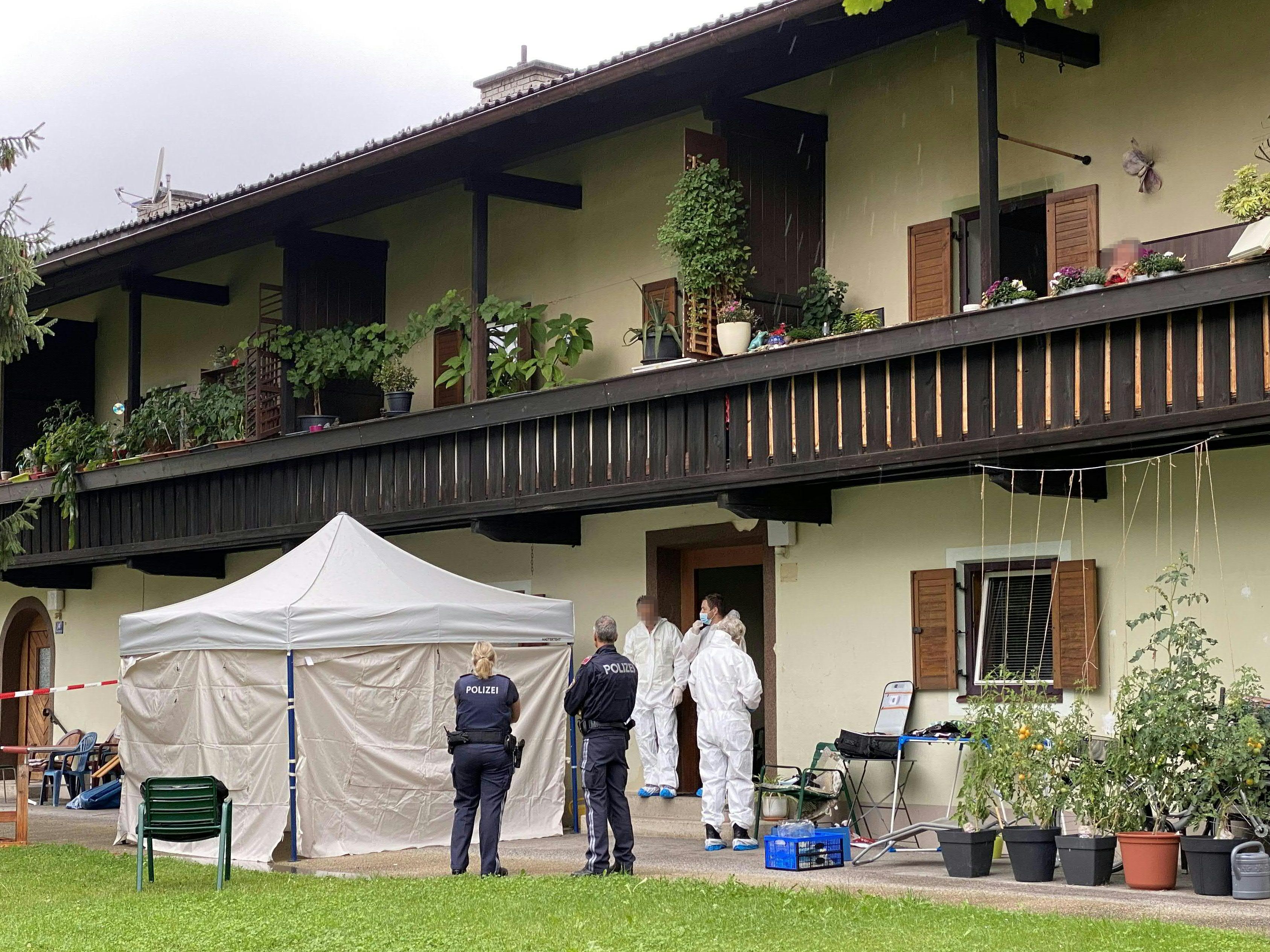 Ein 52-jähriger Mann ist im Bezirk Kufstein gewaltsam ums Leben gekommen. Es besteht Mordverdacht.
