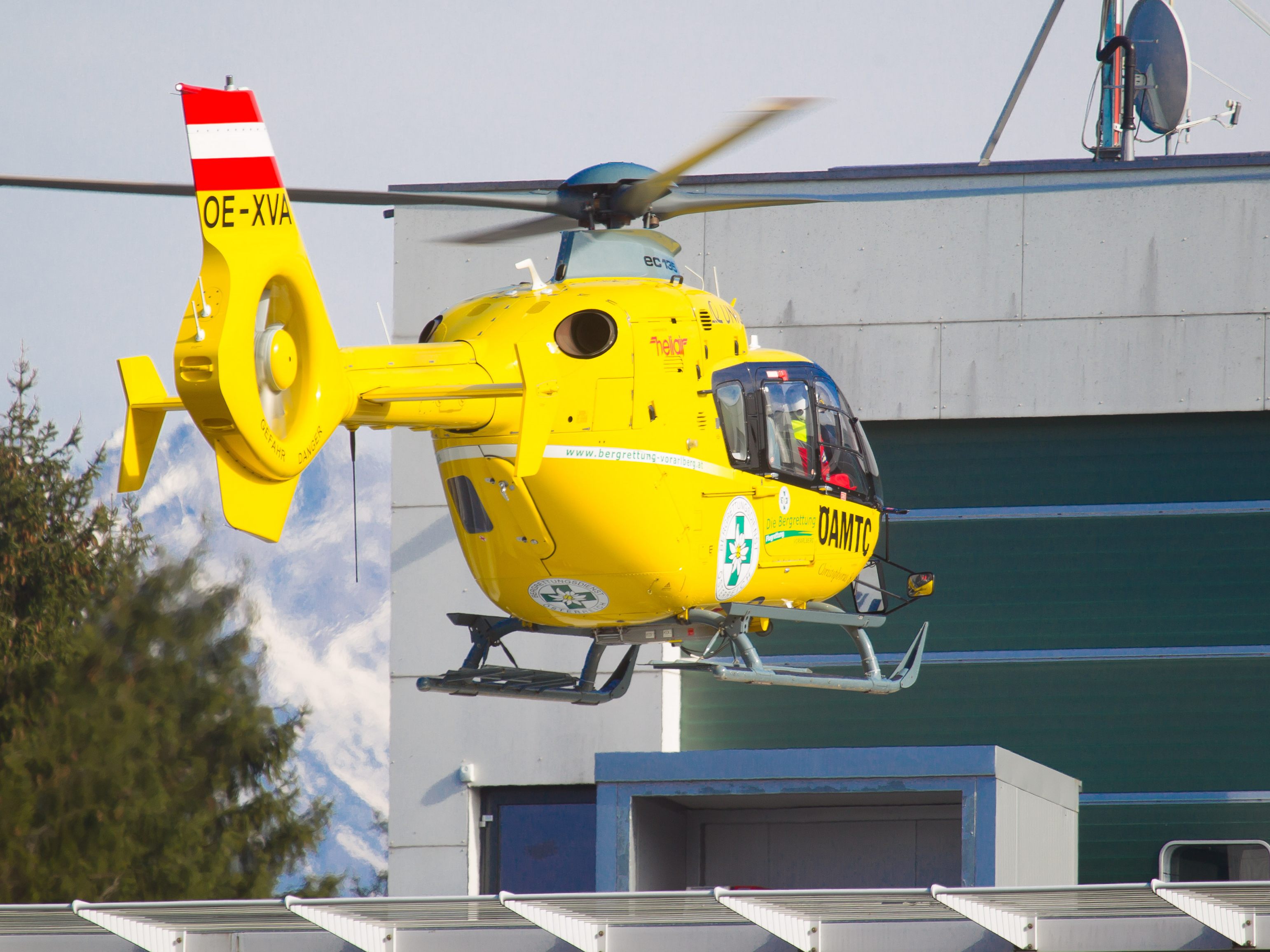 Der Notarzthubschrauber musste den Mann von der Furklaalpe ins LKH bringen.