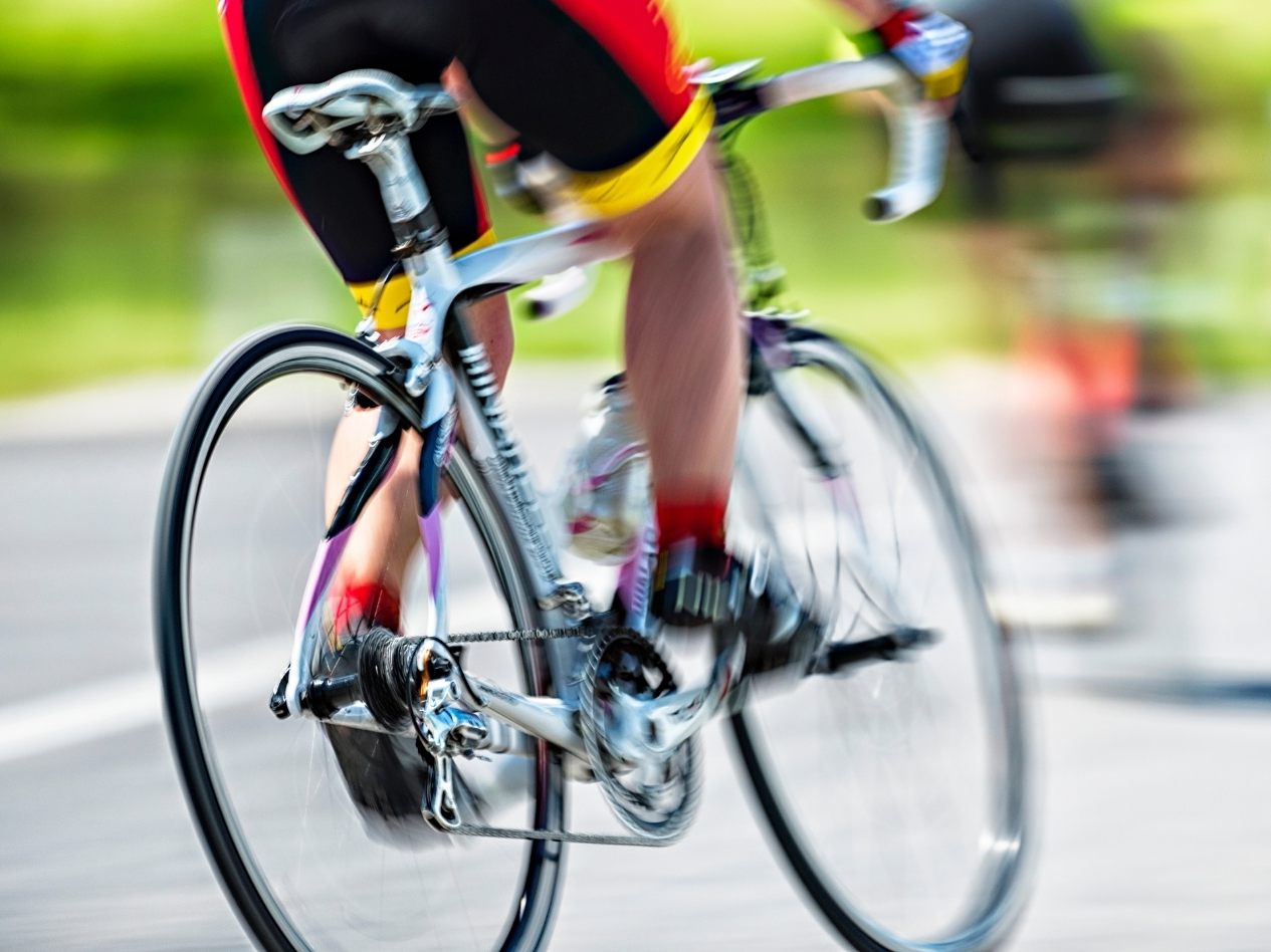 Bei einem Unfall mit dem Rennrad wurde ein 35-Jähriger verletzt.