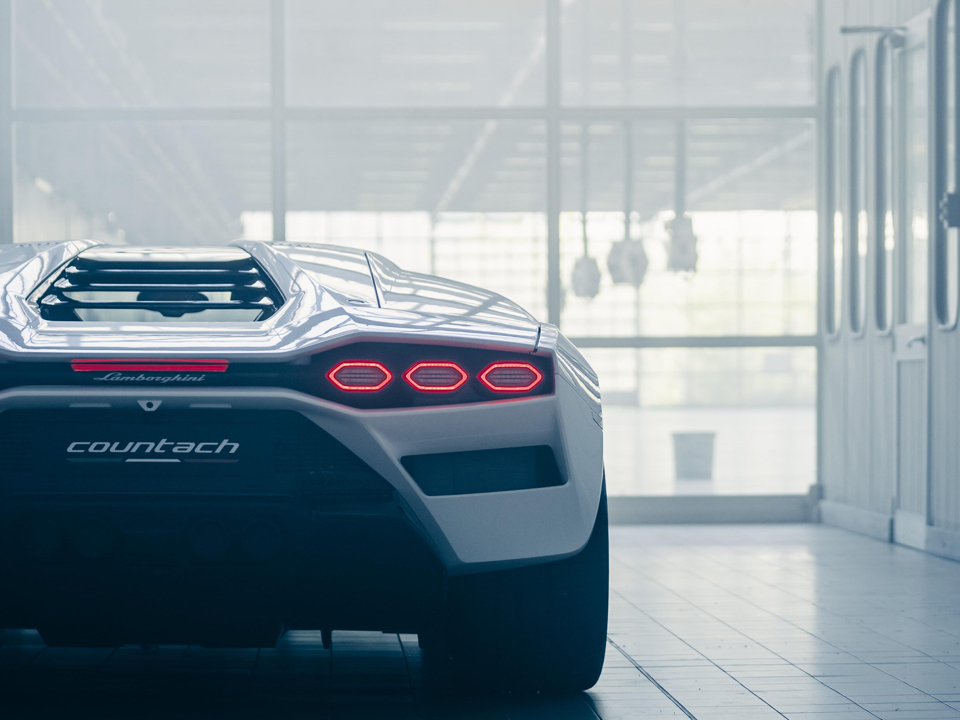 Lamborghini Countach LPI 800-4