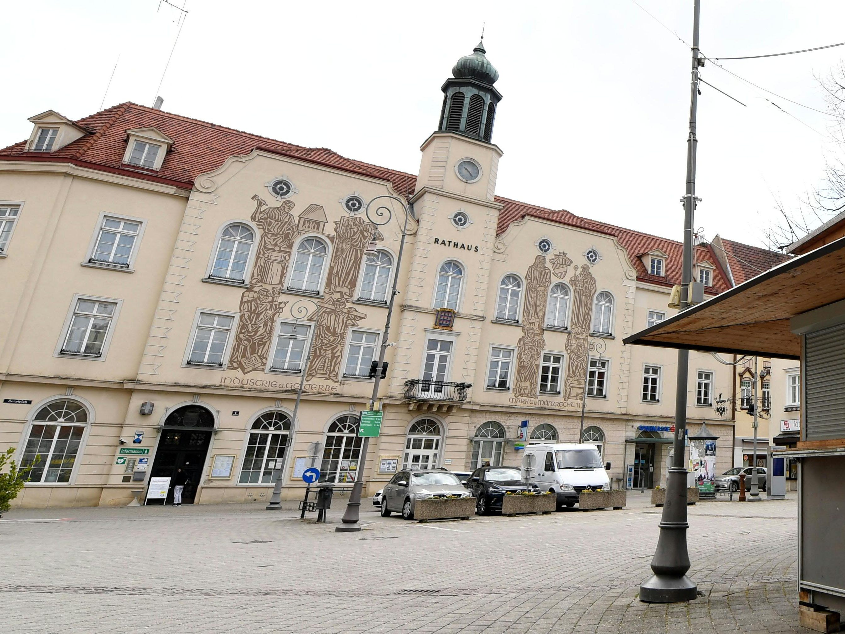 Die Rathaus-Mitarbeiterin soll jahrelang Geld abgezweigt haben.