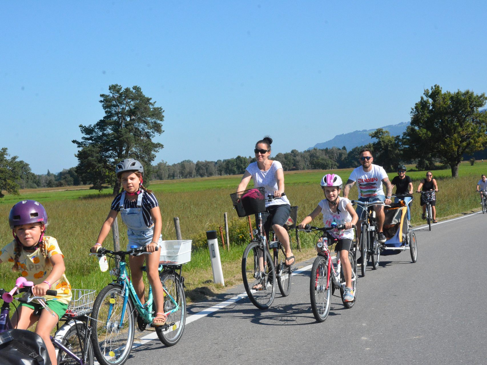 Die Radfahrer zeigten am Sonntag wie ein autofreies Ried aussehen könnte. Glückliche Gesichter, lachende Kinder und Zufriedenheit so weit das Auge blicken konnte.