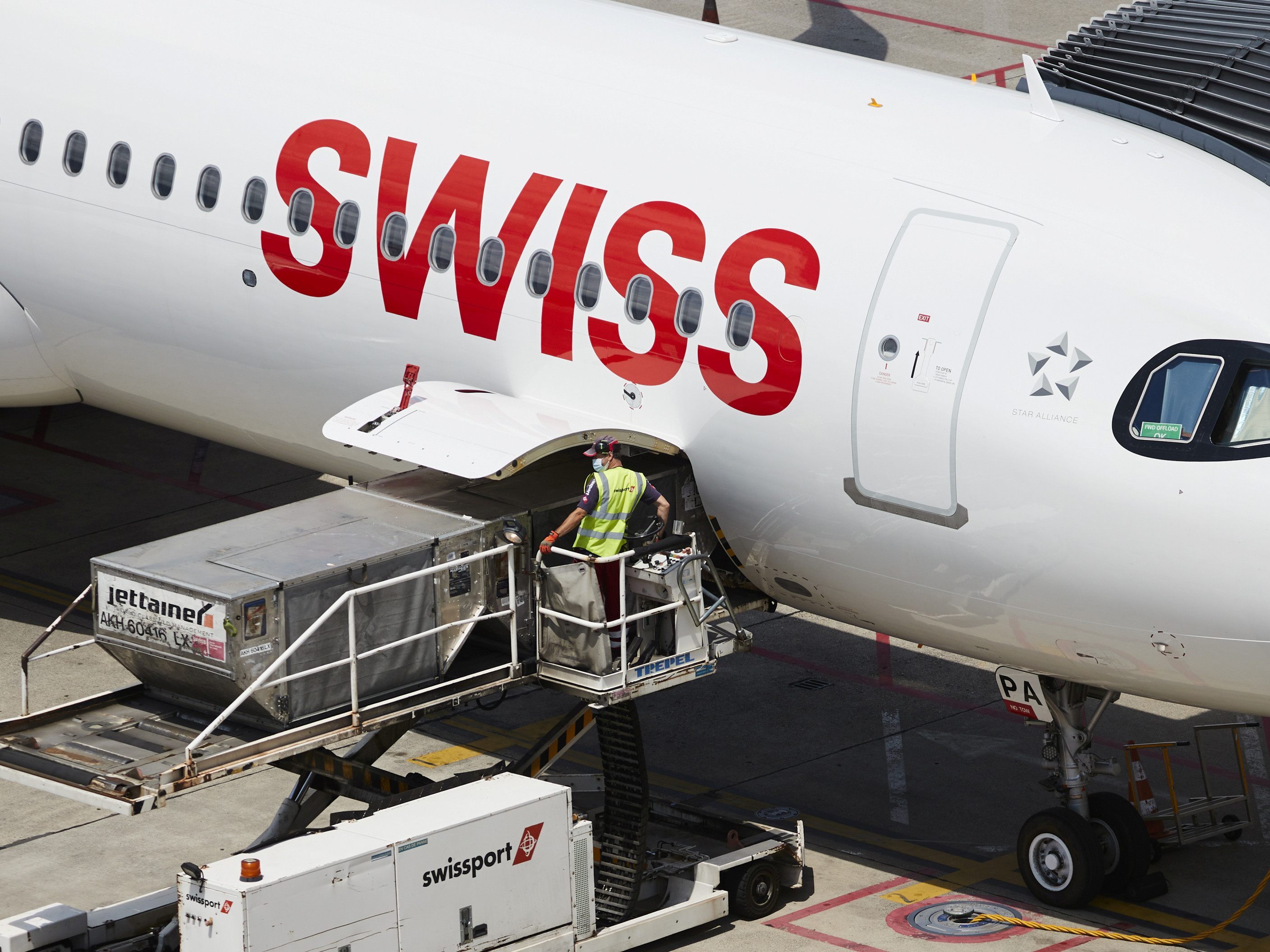 Solange nicht alle Passagiere Masken tragen, bleiben die Swiss-Flieger am Boden. (Symbolbild)