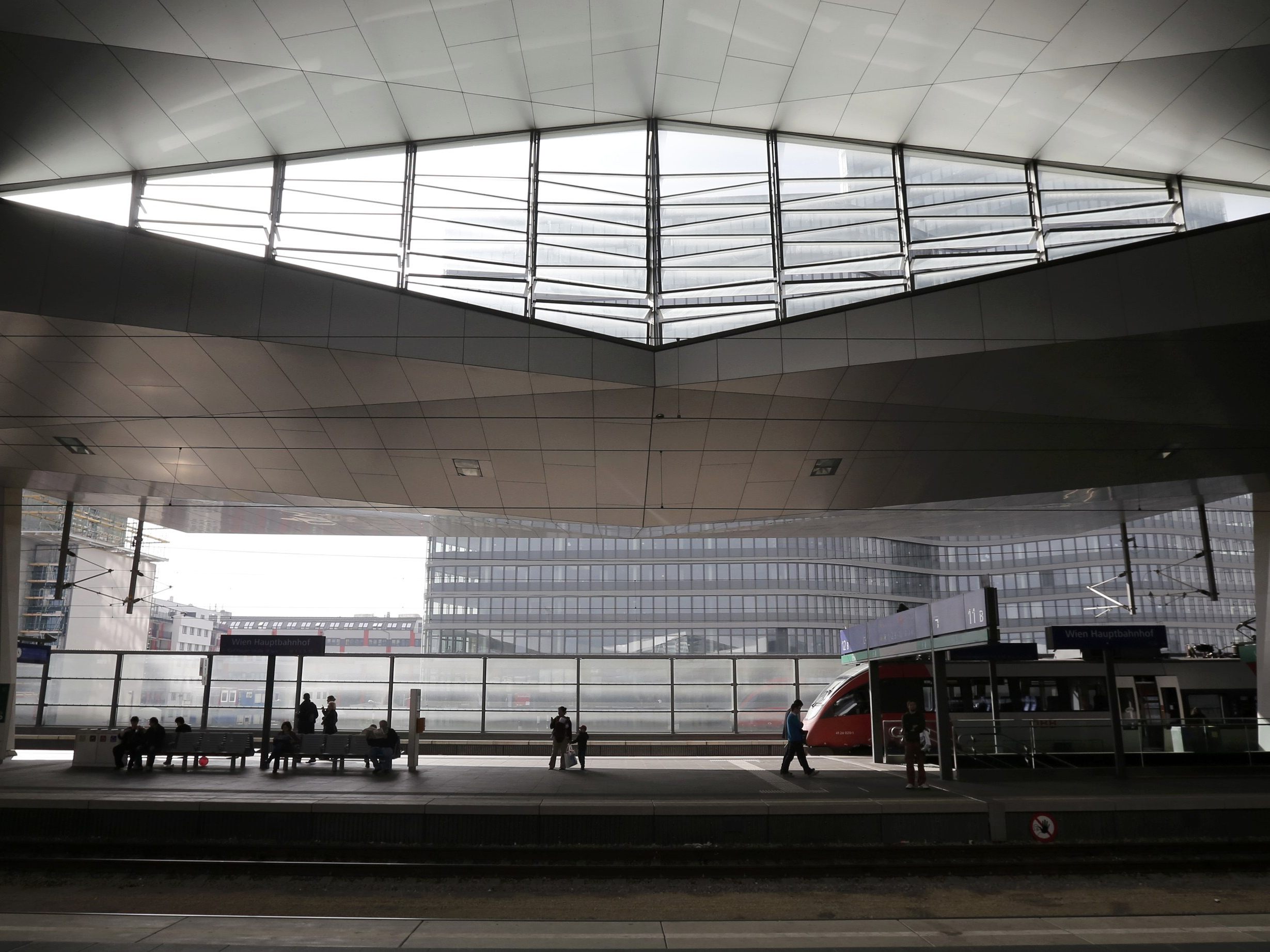 Am Wiener Hauptbahnhof wurden 13 Flüchtlinge aufgegriffen.