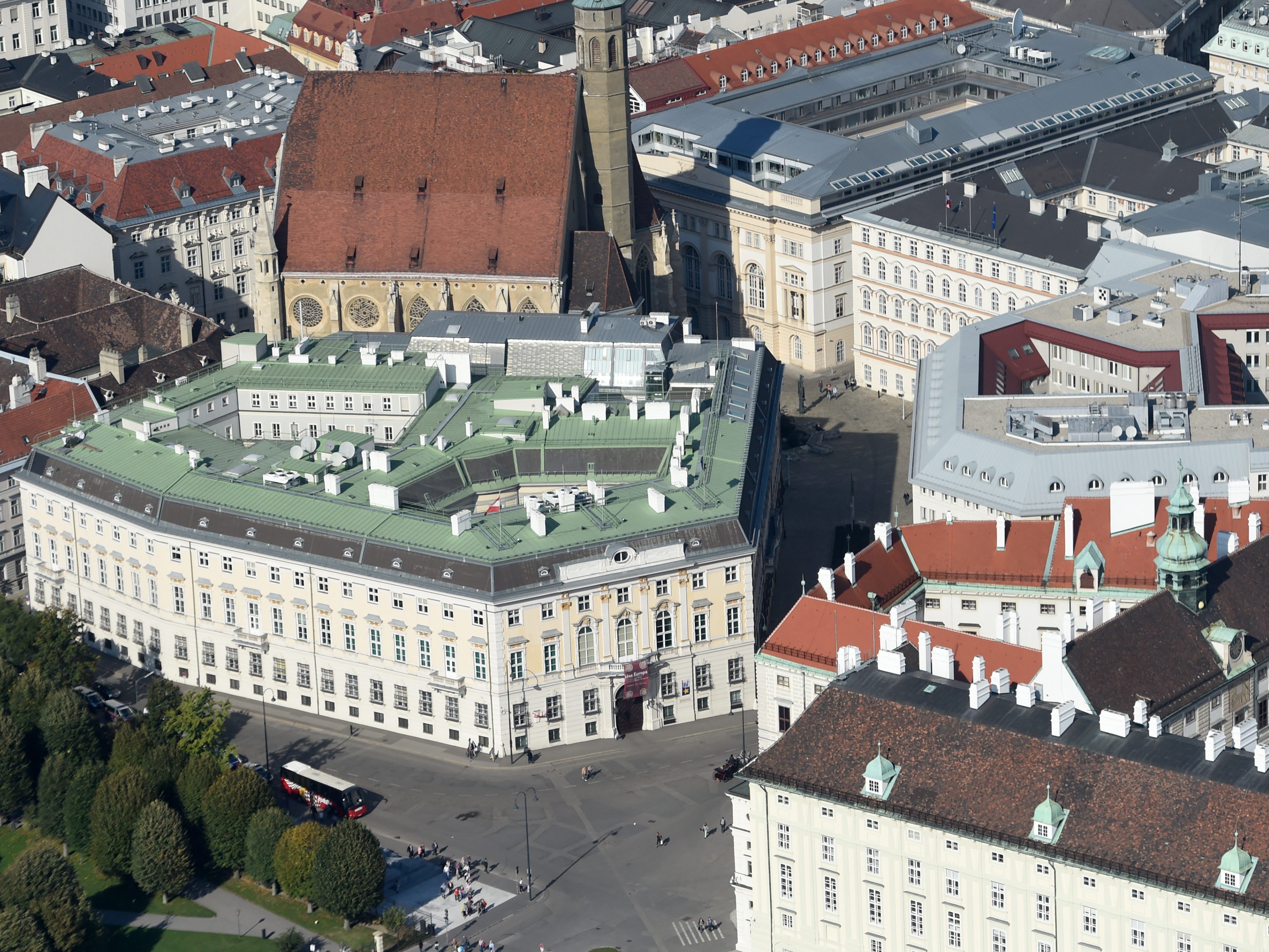 Im ÖVP-Umfeld fanden Hausdurchsuchungen statt.