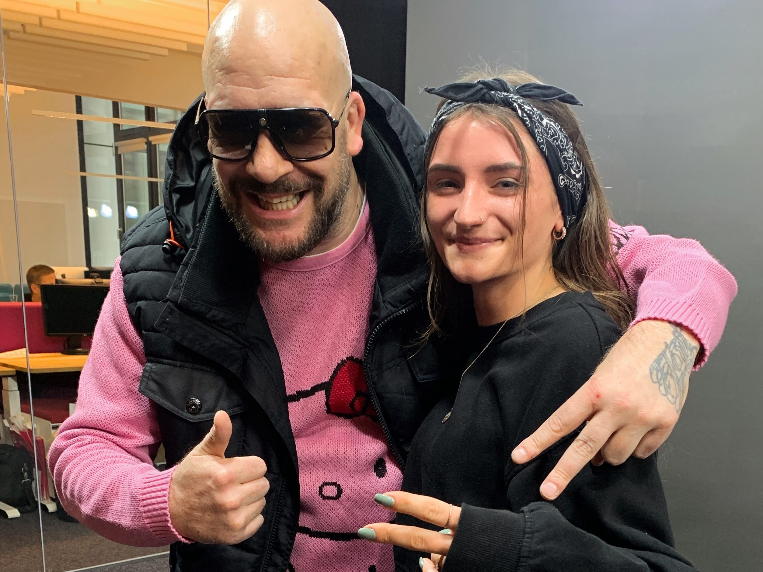 Toni der Assi im Studio von VOL.AT TV