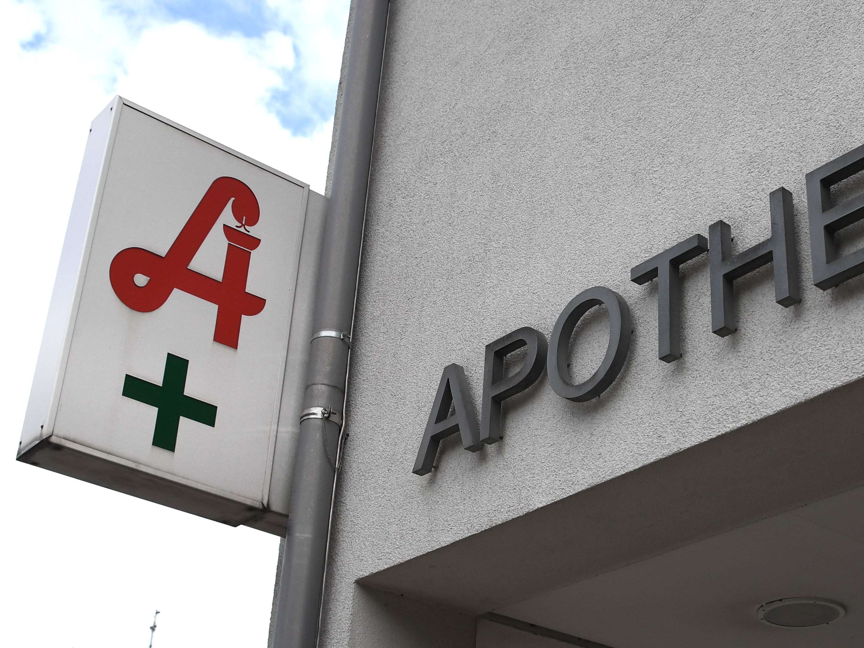 Der beschuldigte Inhaber der Apotheke wies den Fälschungsvorwurf zurück.