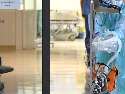 Die jüngste Covid-Patienten auf der Intensivstation ist 15 Monate alt.