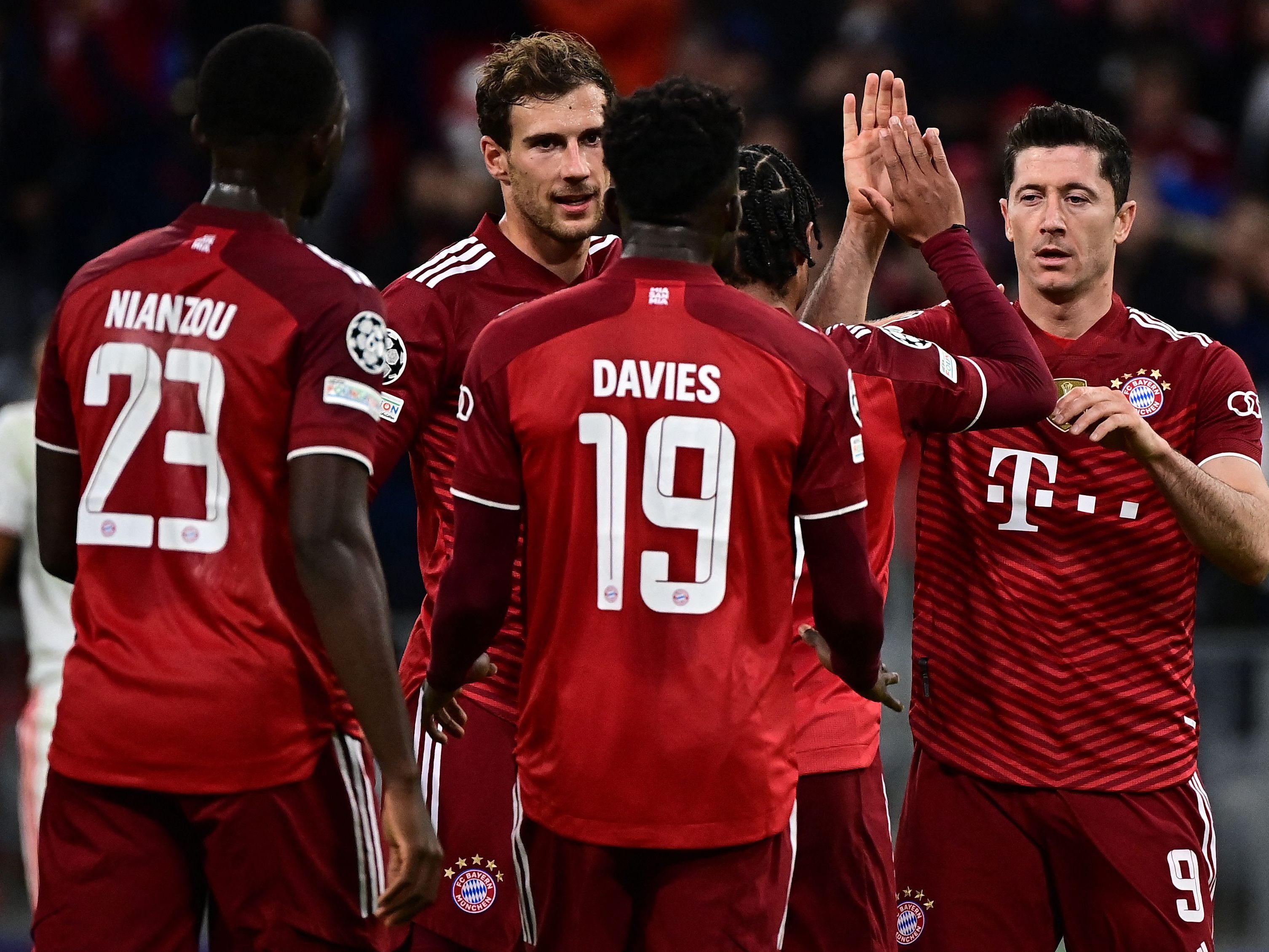 Bayern machte mit dem souveränen Heimsieg den Achtelfinal-Einzug perfekt.