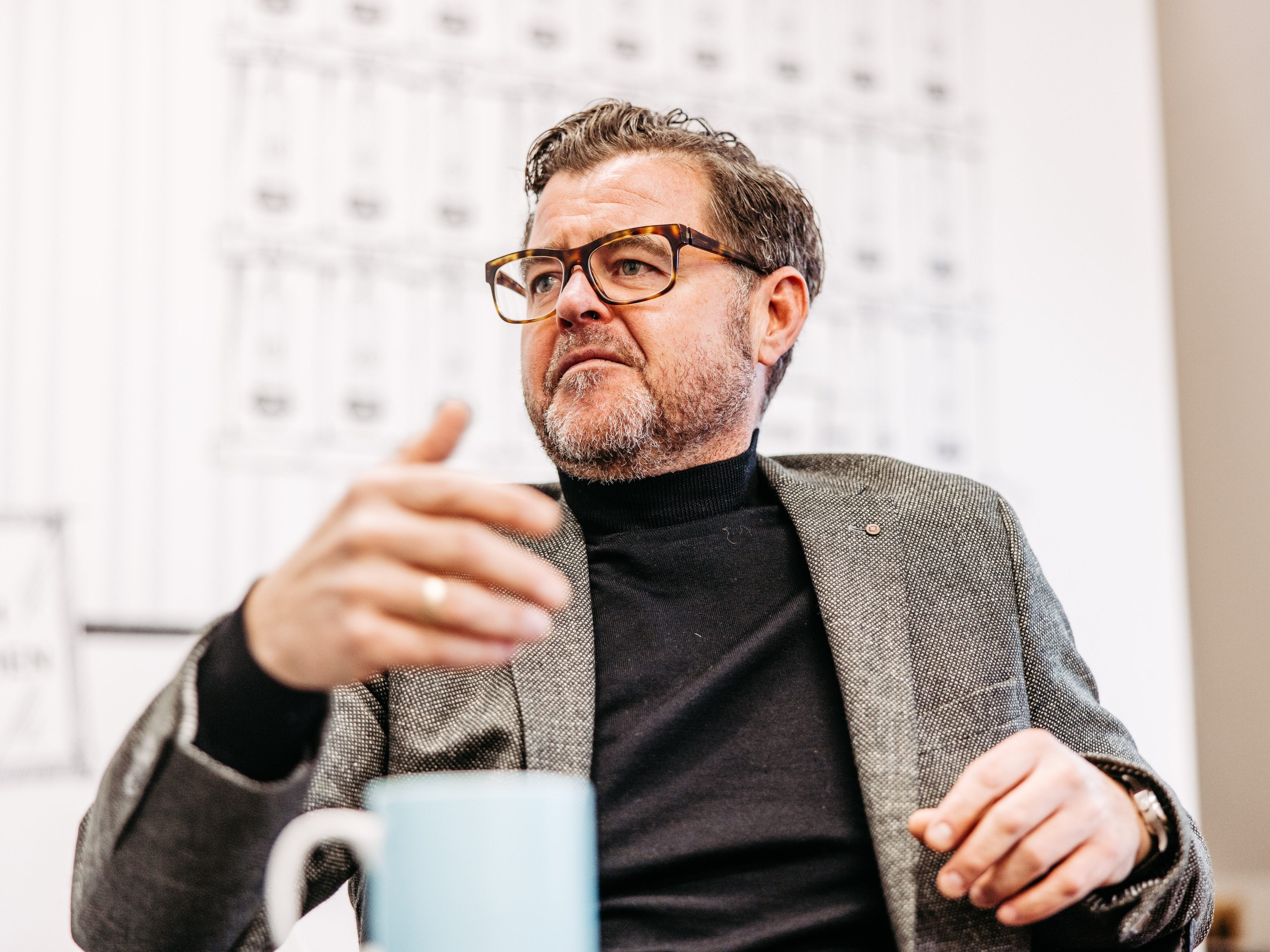 Wiesenegger ist 46 Jahre alt und wohnt in Schwarzach.