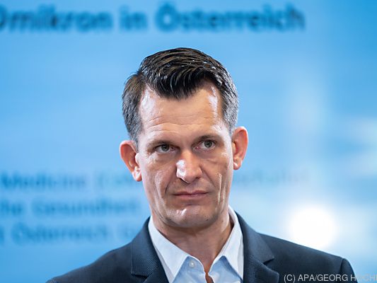 Mückstein kündigt wegen Omikron schärfere Einreisebestimmungen an