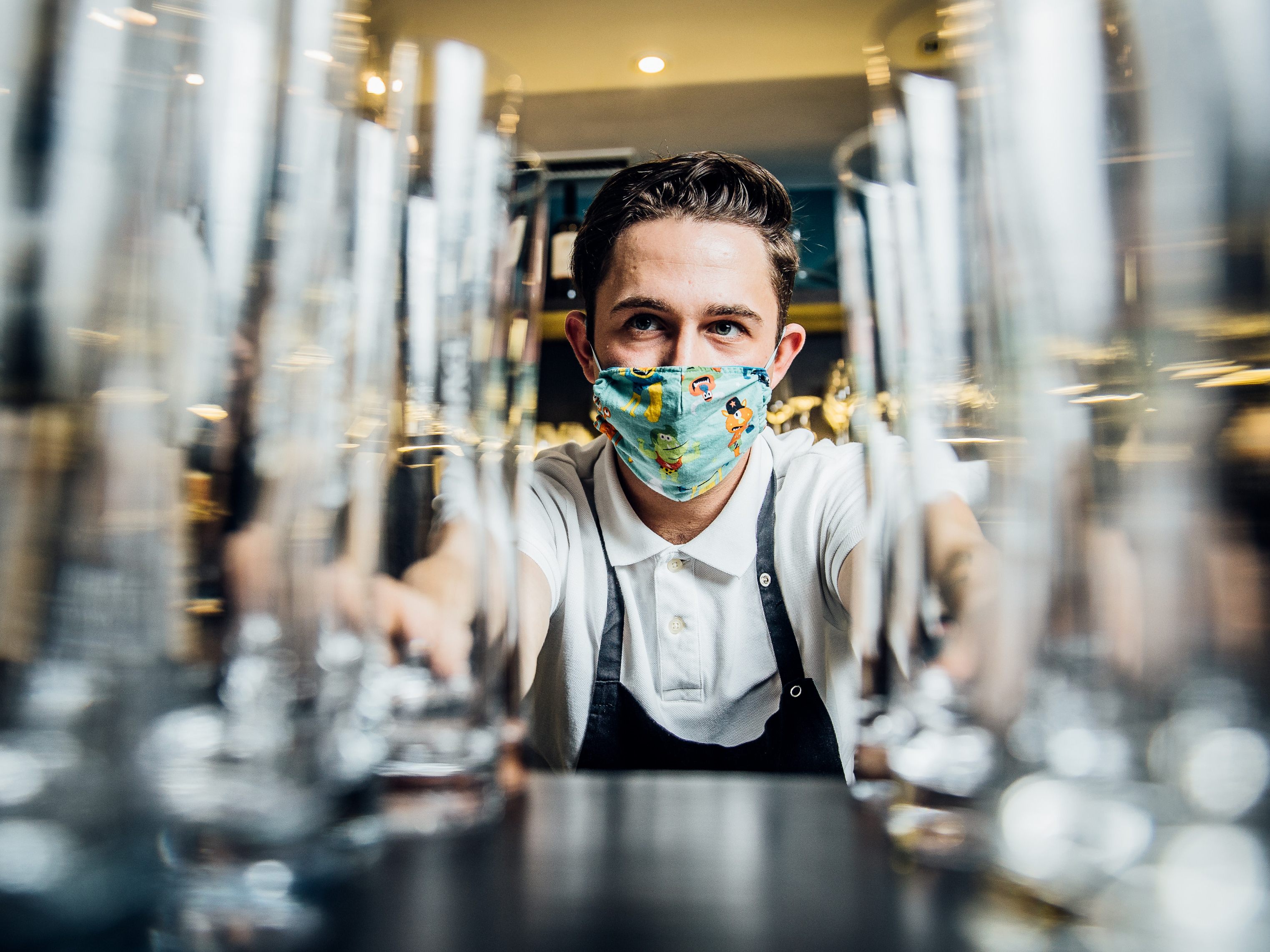 In der Gastro gilt auch weiterhin, dass maximal zehn Personen an einem Tisch sitzen dürfen.