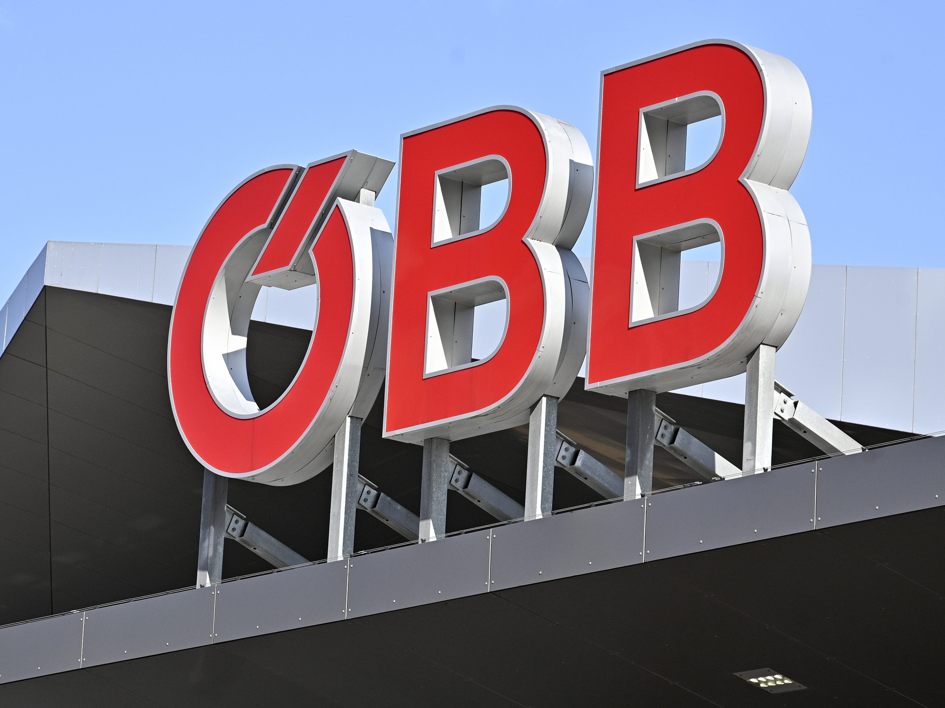 Flüchtende Ukrainer dürfen ÖBB gratis benutzen.