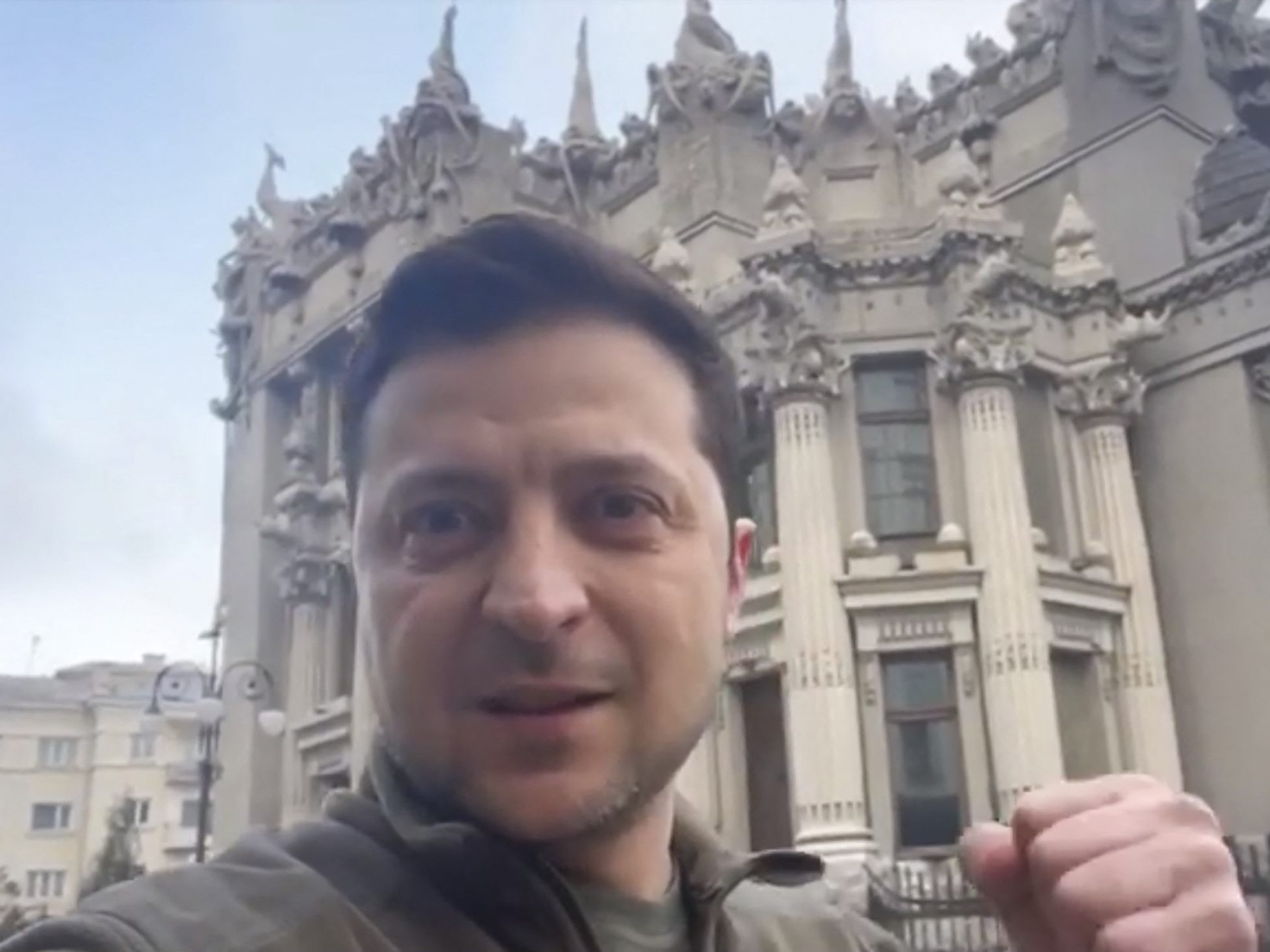 Präsident Selenskyj hat die Ukraine nicht verlassen.