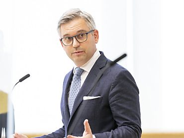 Nach einer Pressekonferenz am Sonntag wurde Brunner positiv getestet