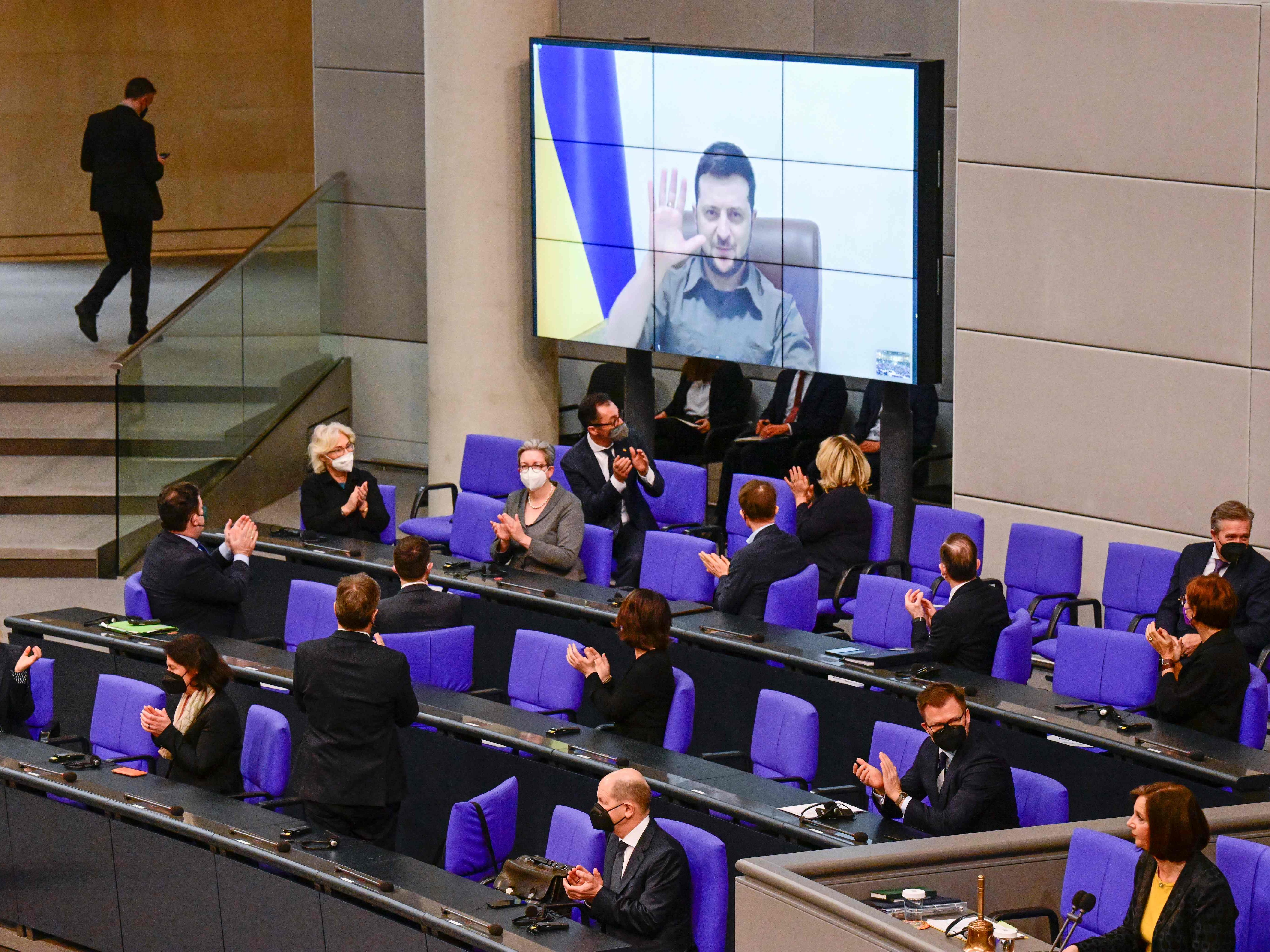tehender Applaus für den ukrainischen Präsidenten