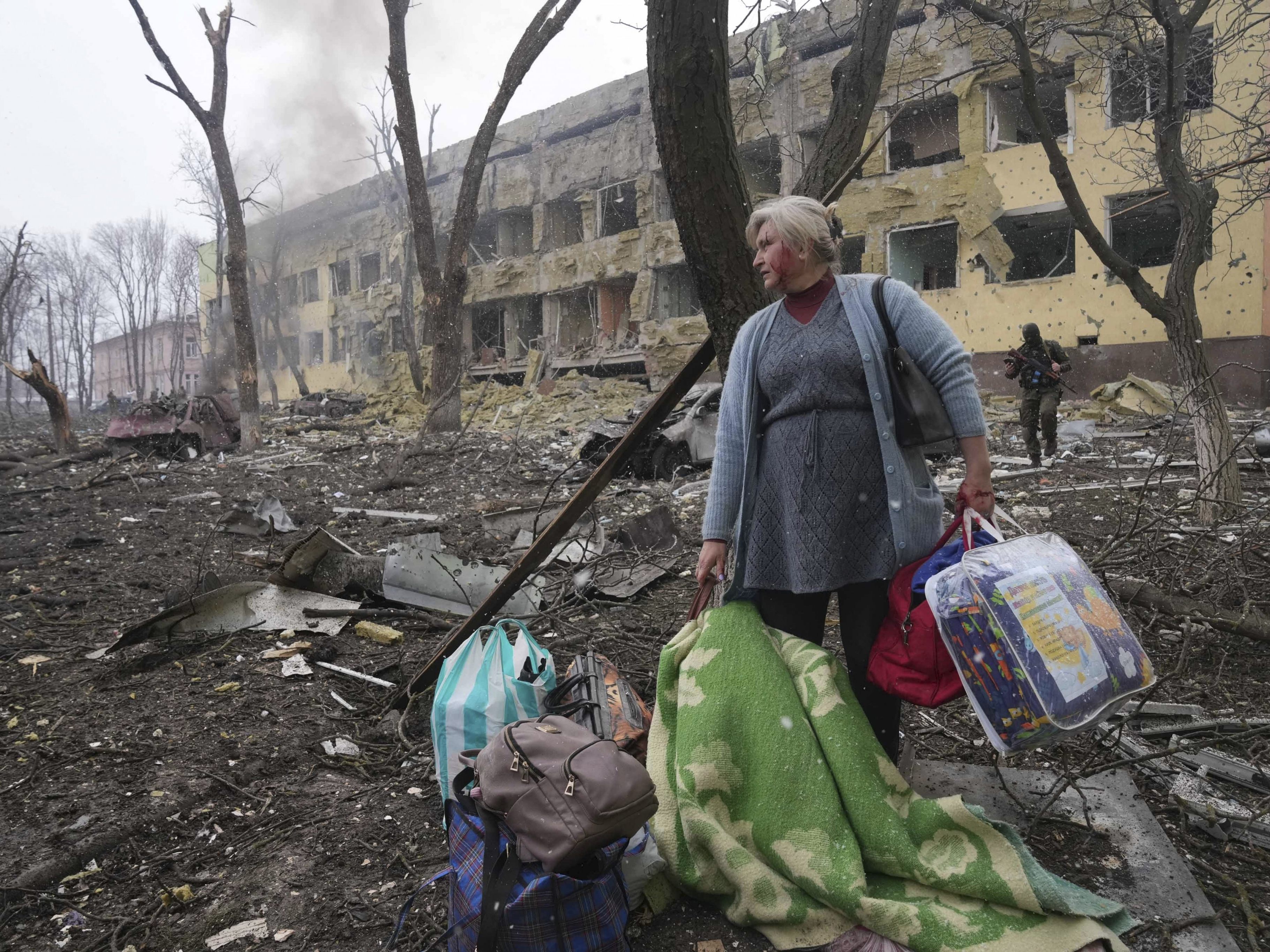Tag 14 im Ukraine-Krieg: Angriff auf ein Krankenhaus in Mariupol.