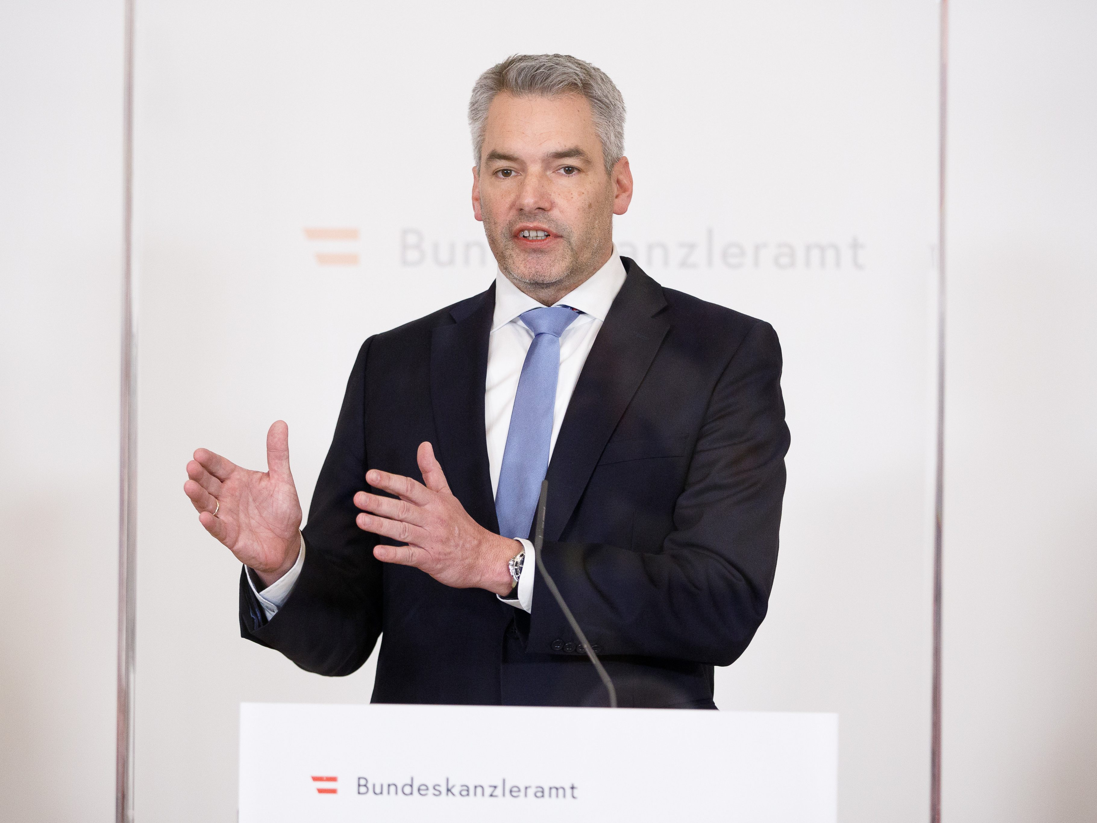 Gerhard Mangott hat den Nehammer-Besuch in Russland kritisiert. Der Bundeskanzler werde Putin Bilder verschaffen, meint er.