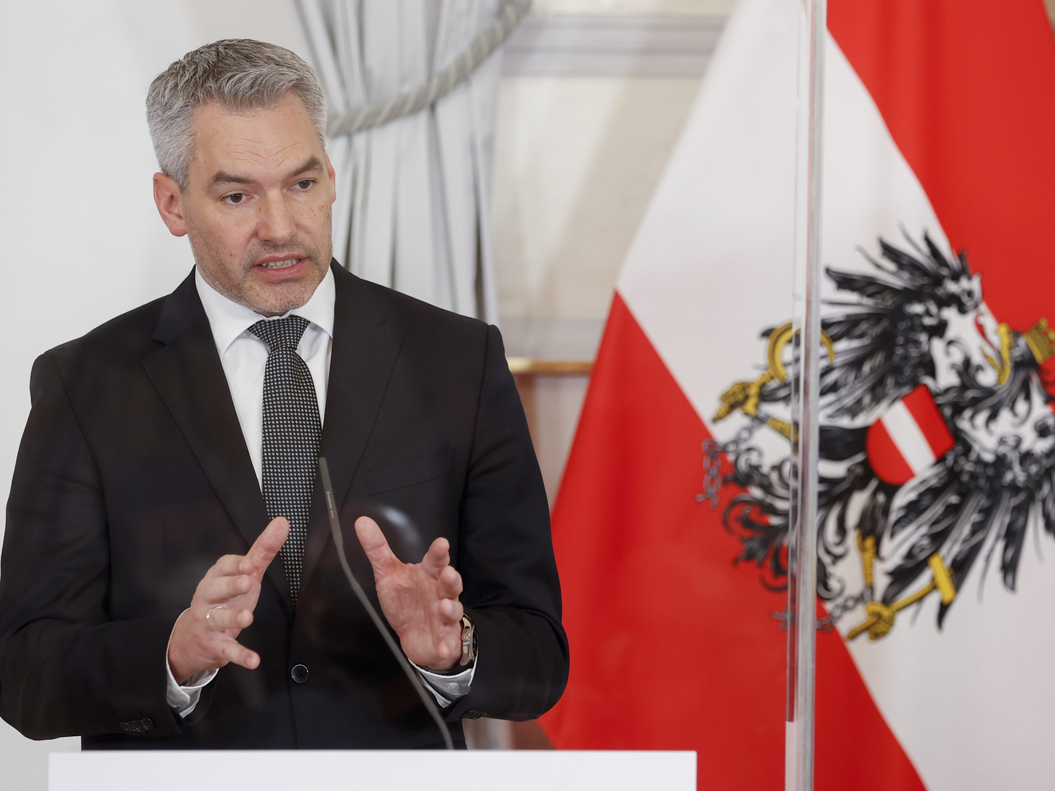 Nehammer meldete sich zu Cobra-Unfall zu Wort.