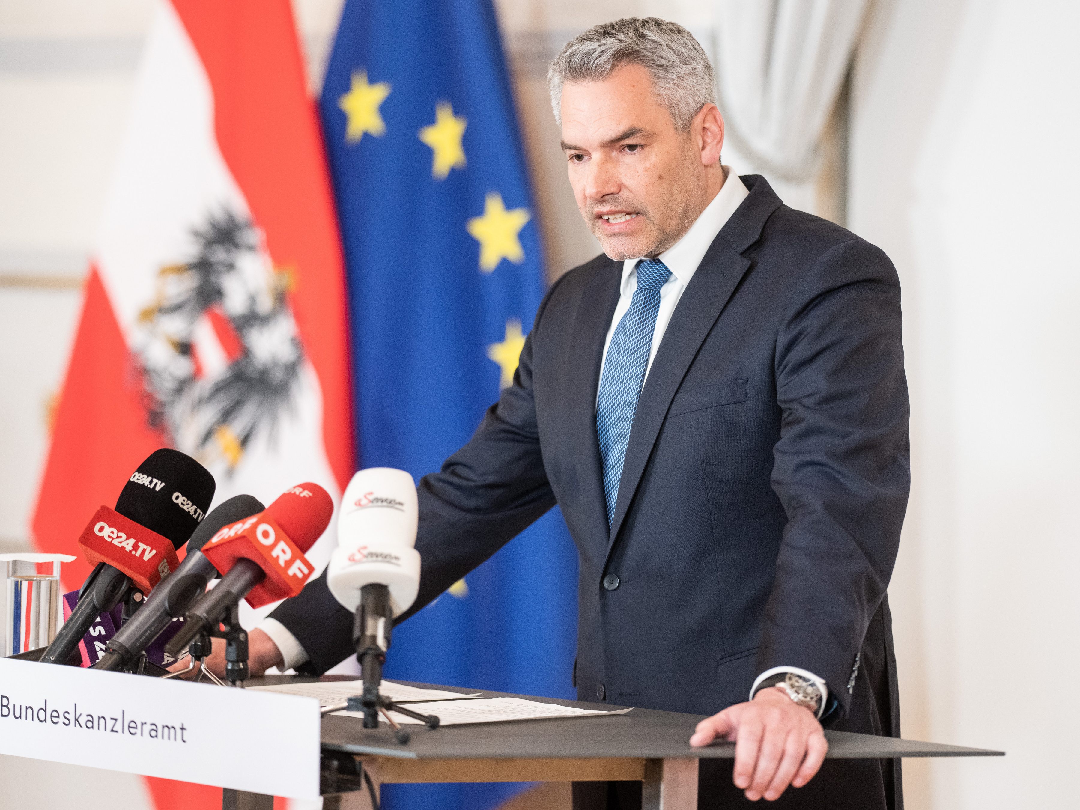 Bundeskanzler Karl Nehammer (ÖVP) gab zur Causa rund um den von zwei Personenschützern der Kanzlerfamilie verursachten Autounfall ein Presse-Statement ab.