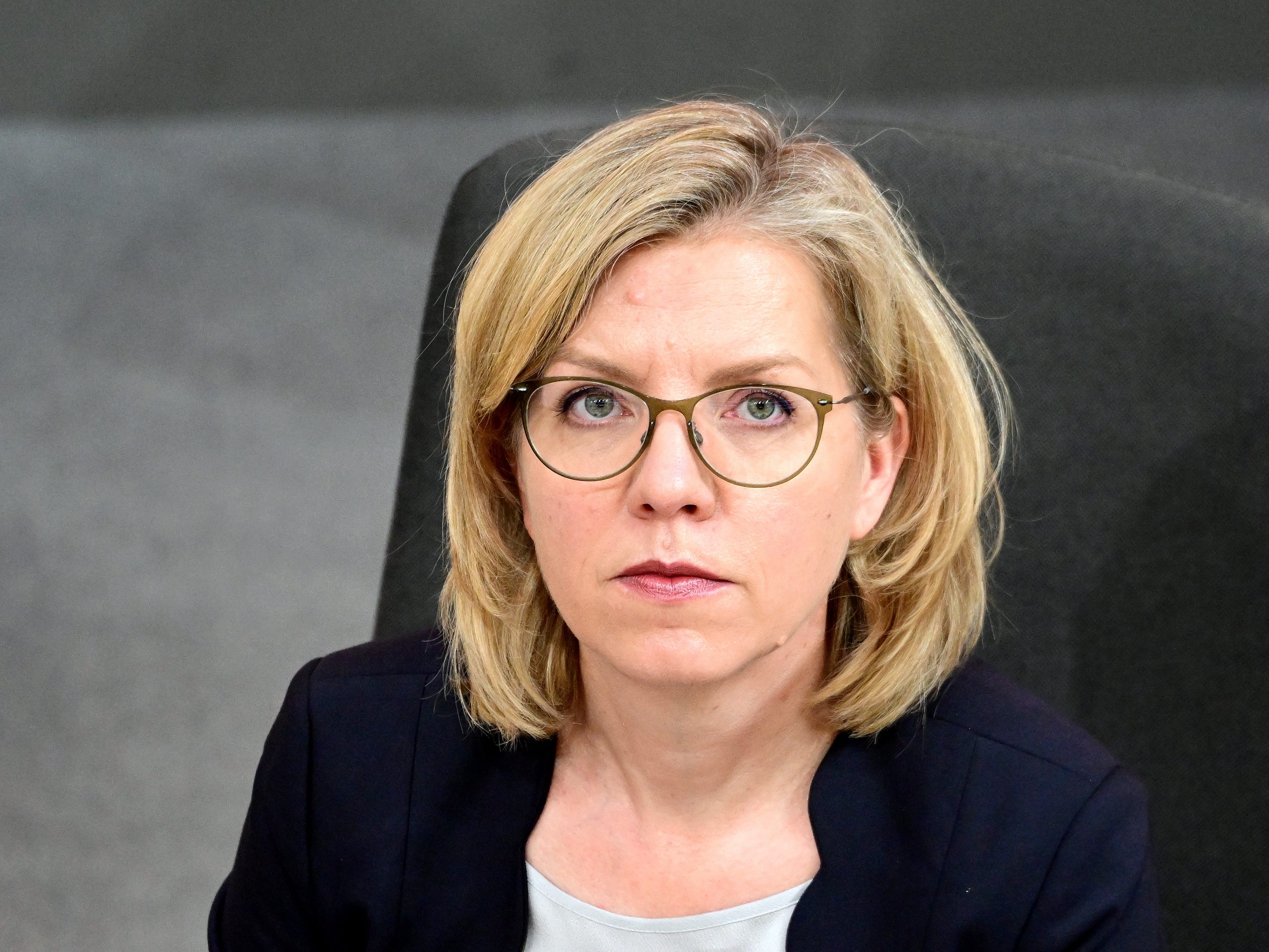 Laut Energieministerin Leonore Gewessler (Grüne) ist Österreich bereit ein Öl-Embargo gegen Russland mitzutragen.