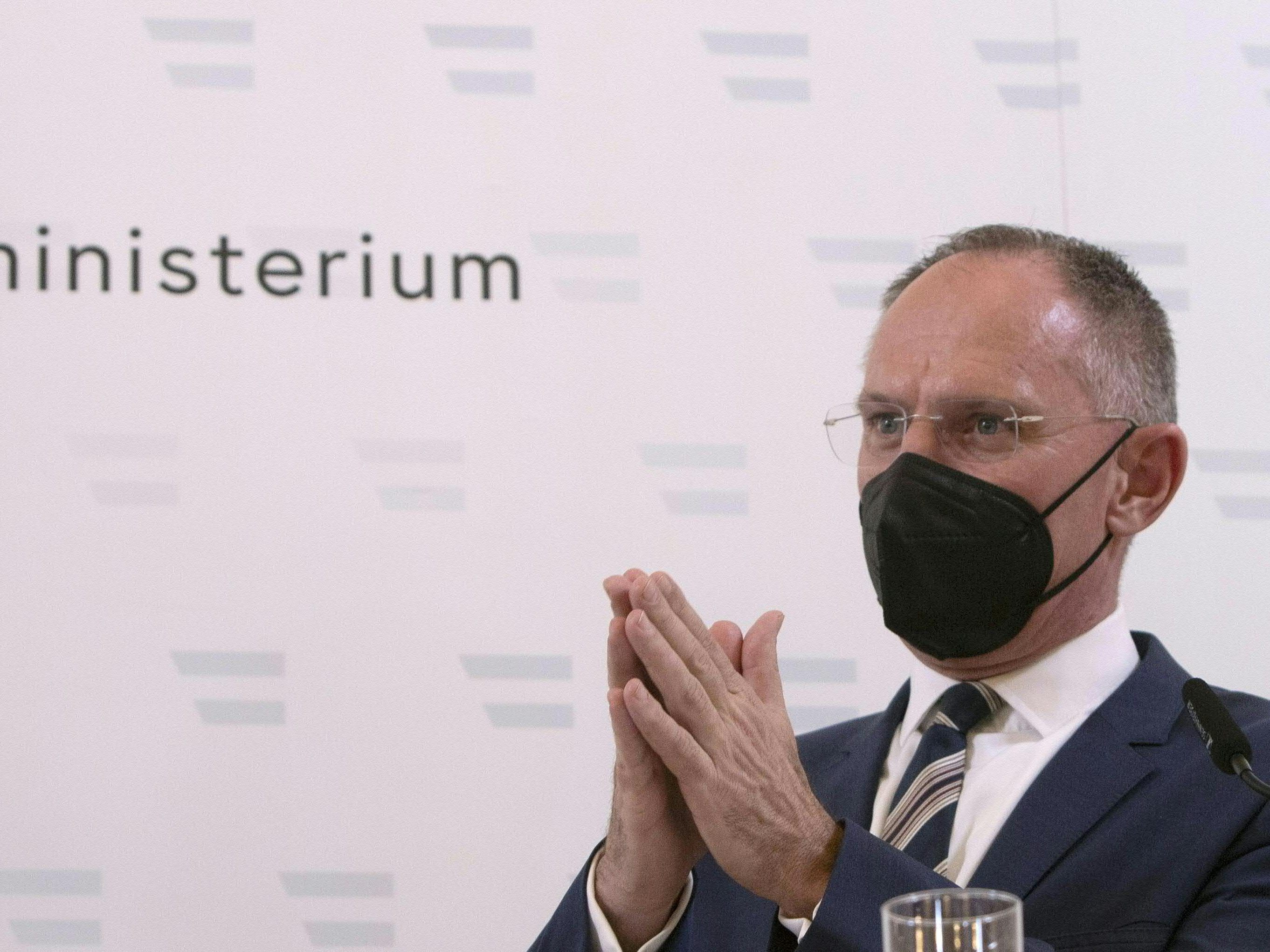 Das Innenministerium startet eine "Aktion scharf" gegen "Asyl-Missbrauch", wie Innenminister Gerhard Karner (ÖVP) ausführte