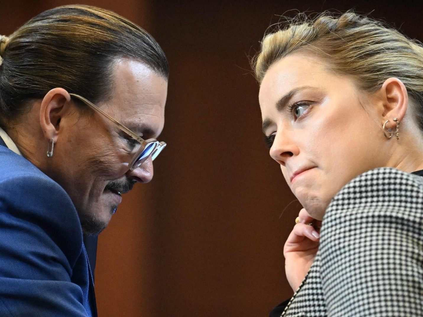 Das Internet lacht über den Prozess von Depp und Heard.