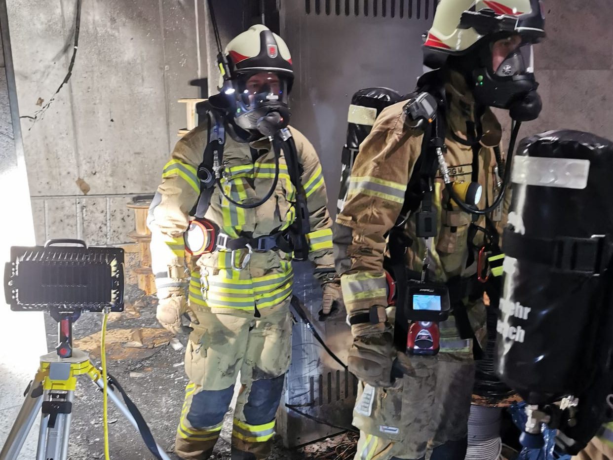 Die Feuerwehr brachte den Brad rasch unter Kontrolle.
