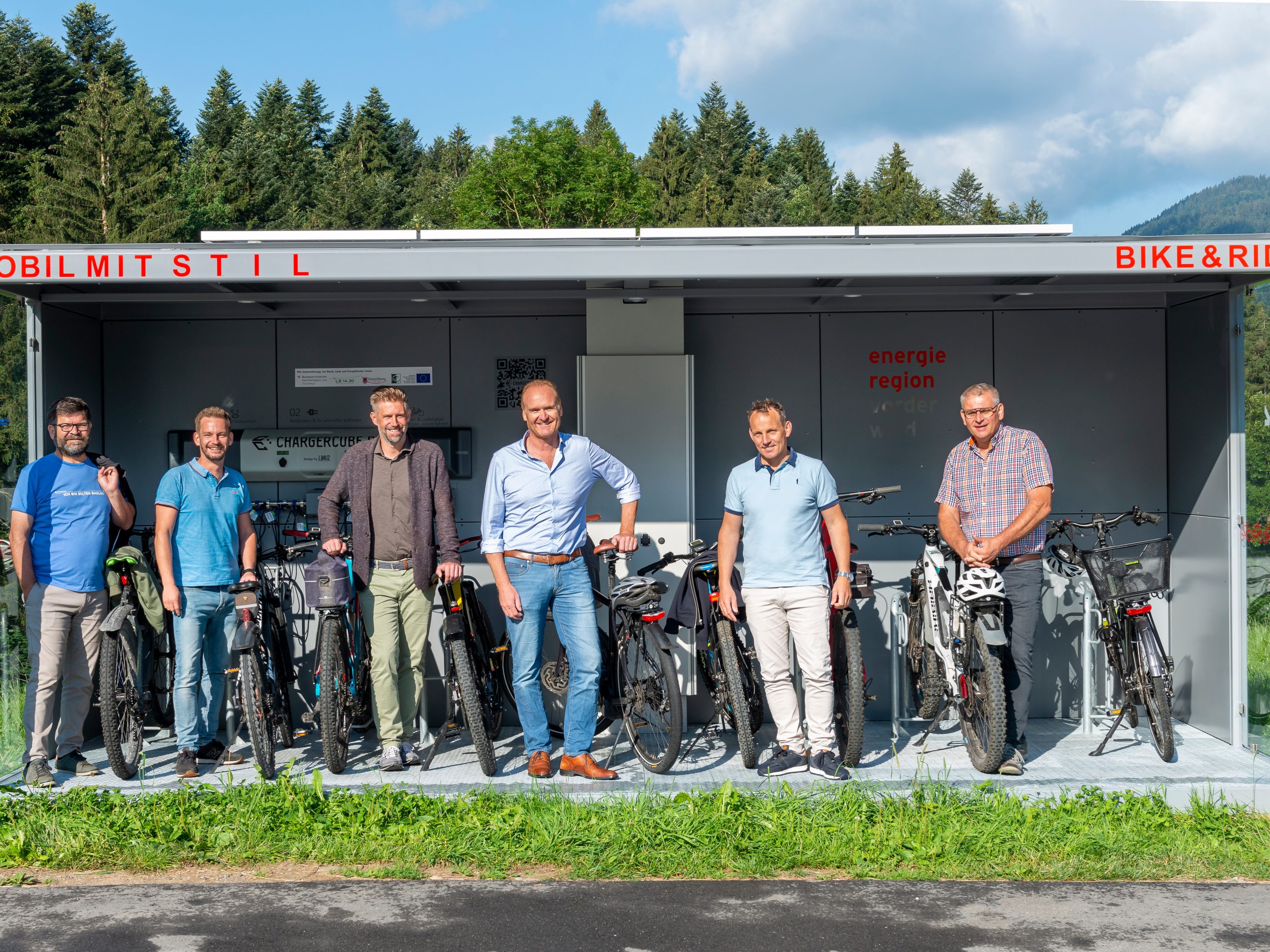 Die Bürgermeister Gerhard Beer, Philipp Fasser, Thomas Konrad, Guido Flatz, Lukas Schrattenthaler und Josef Kirchmann bei der Eröffnung.