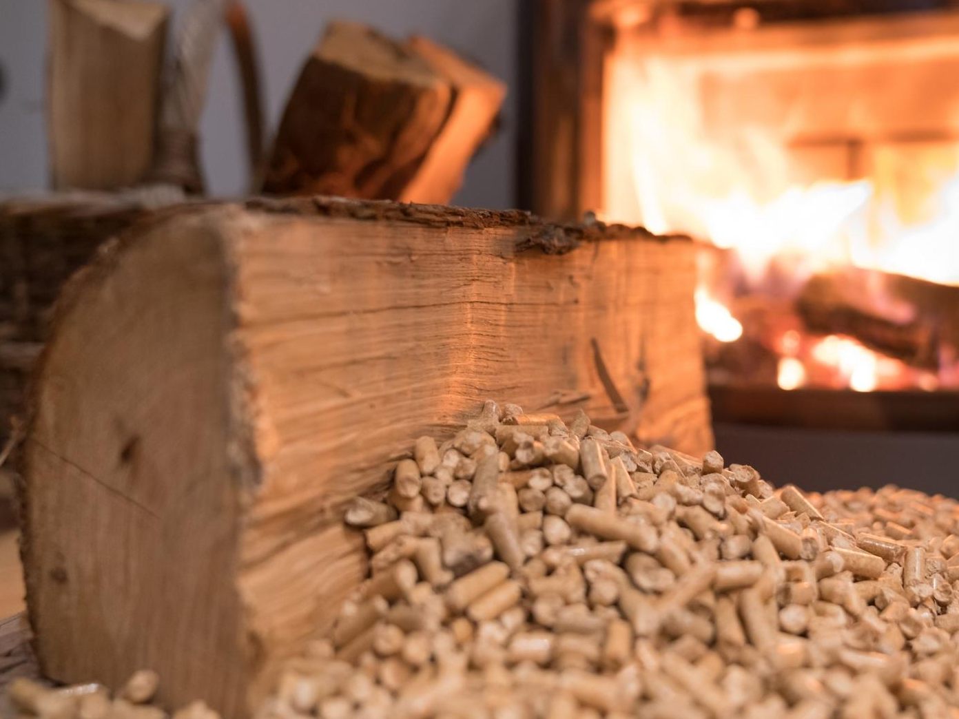 In Vorarlberg ist aufgrund der Energiekrise die Nachfrage nach Ofenholz riesig.