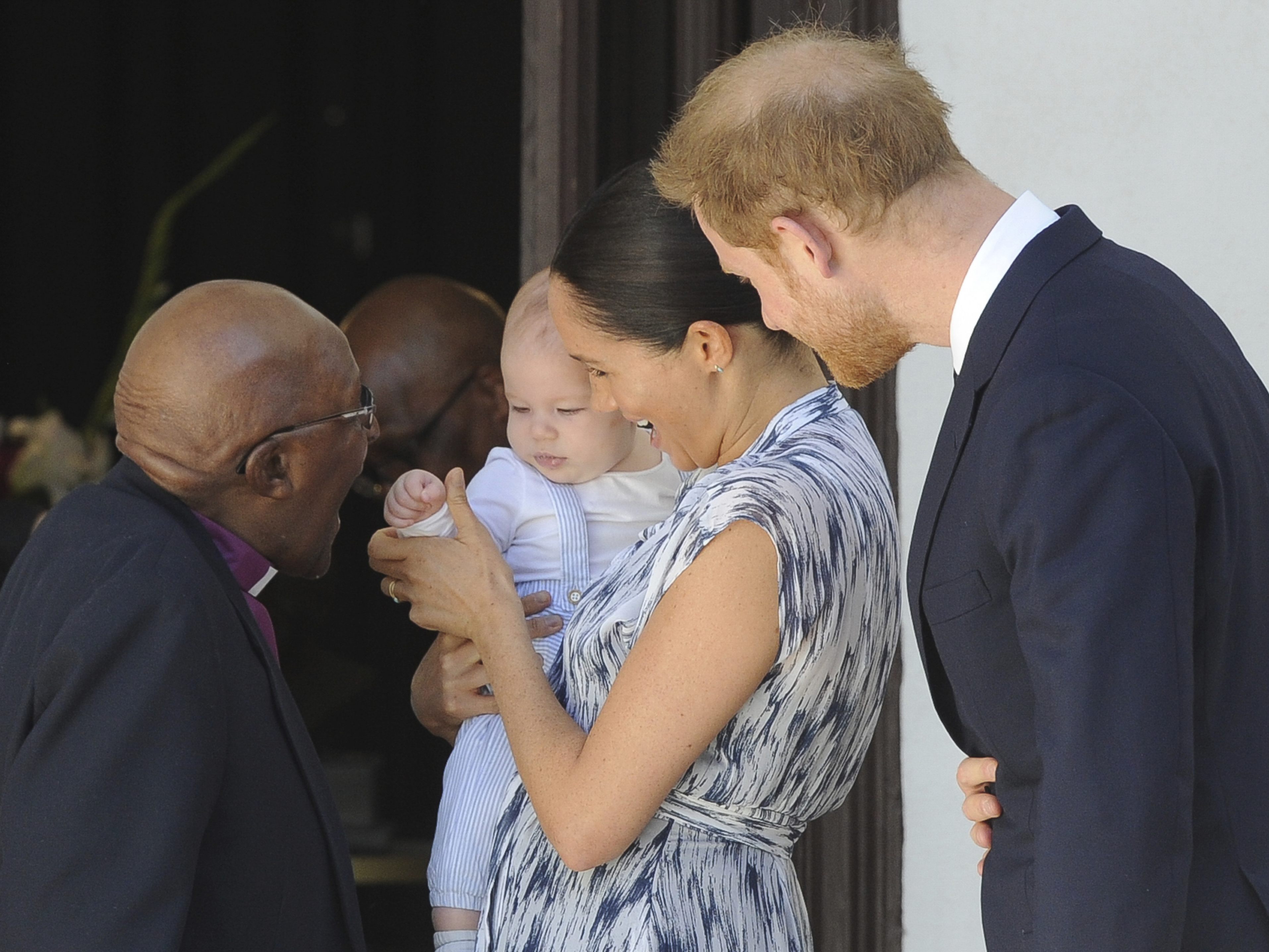 Harry, Meghan und Archie während besagtem Südafrika-Aufenthalt mit Desmond Tutu.