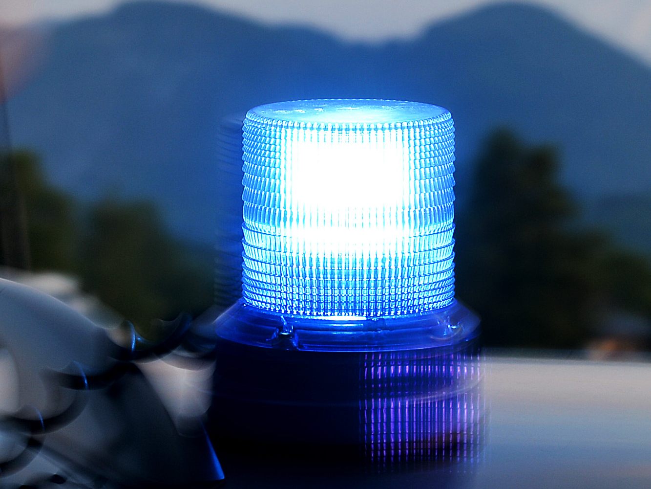 In Höchst wurde ein 22-Jähriger bei einem Arbeitsunfall schwer verletzt.