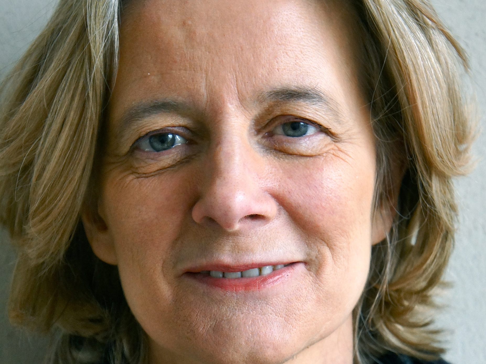Marie Luise Knott erhält den mit 25.000 Euro dotierten Preis für ihr Werk "370 Riverside Drive, 730 Riverside Drive. Hannah Arendt und Ralph Ellison".
