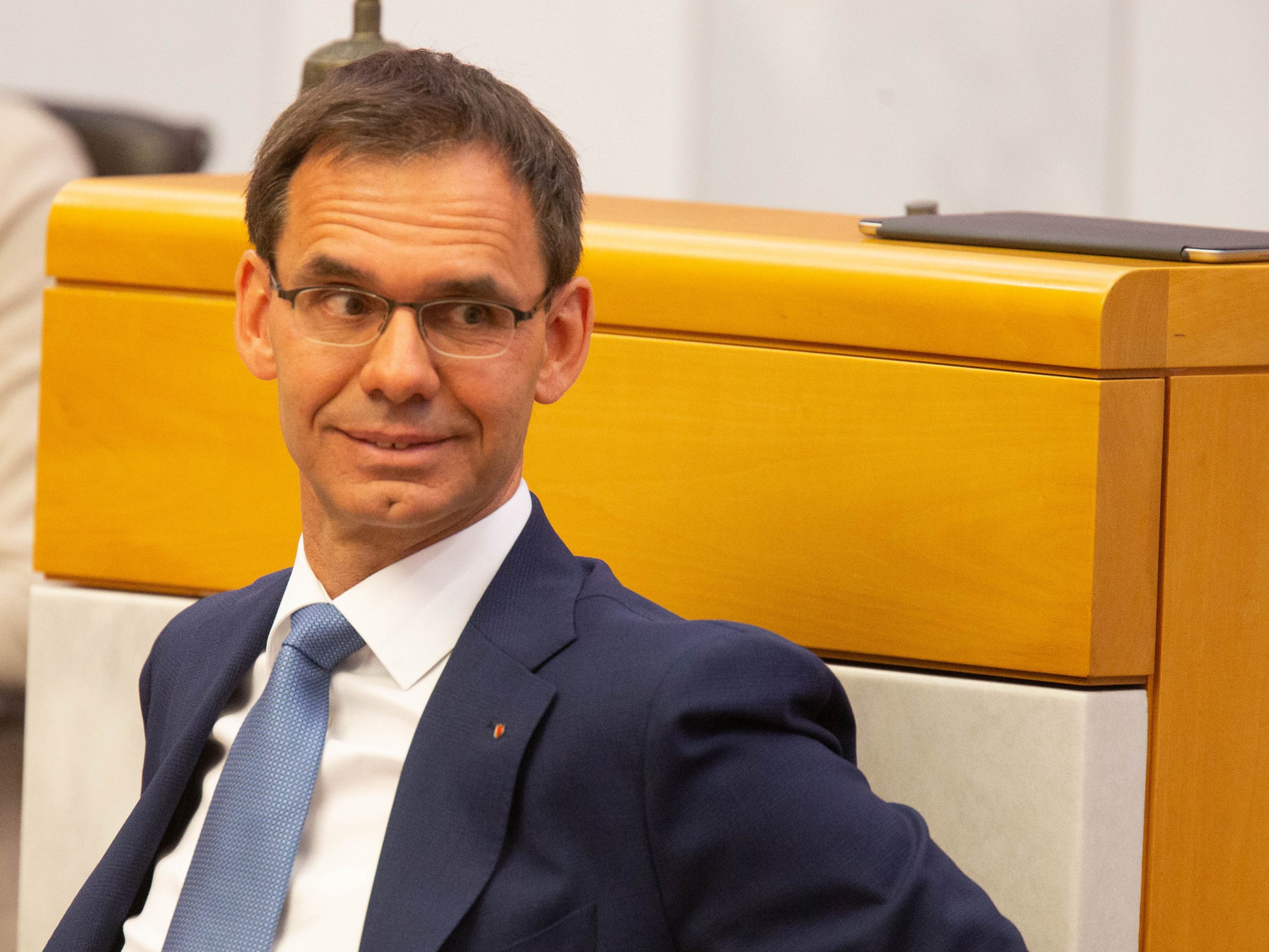 LH Wallner bei einer Sonderlandtagssitzung im April 2022.