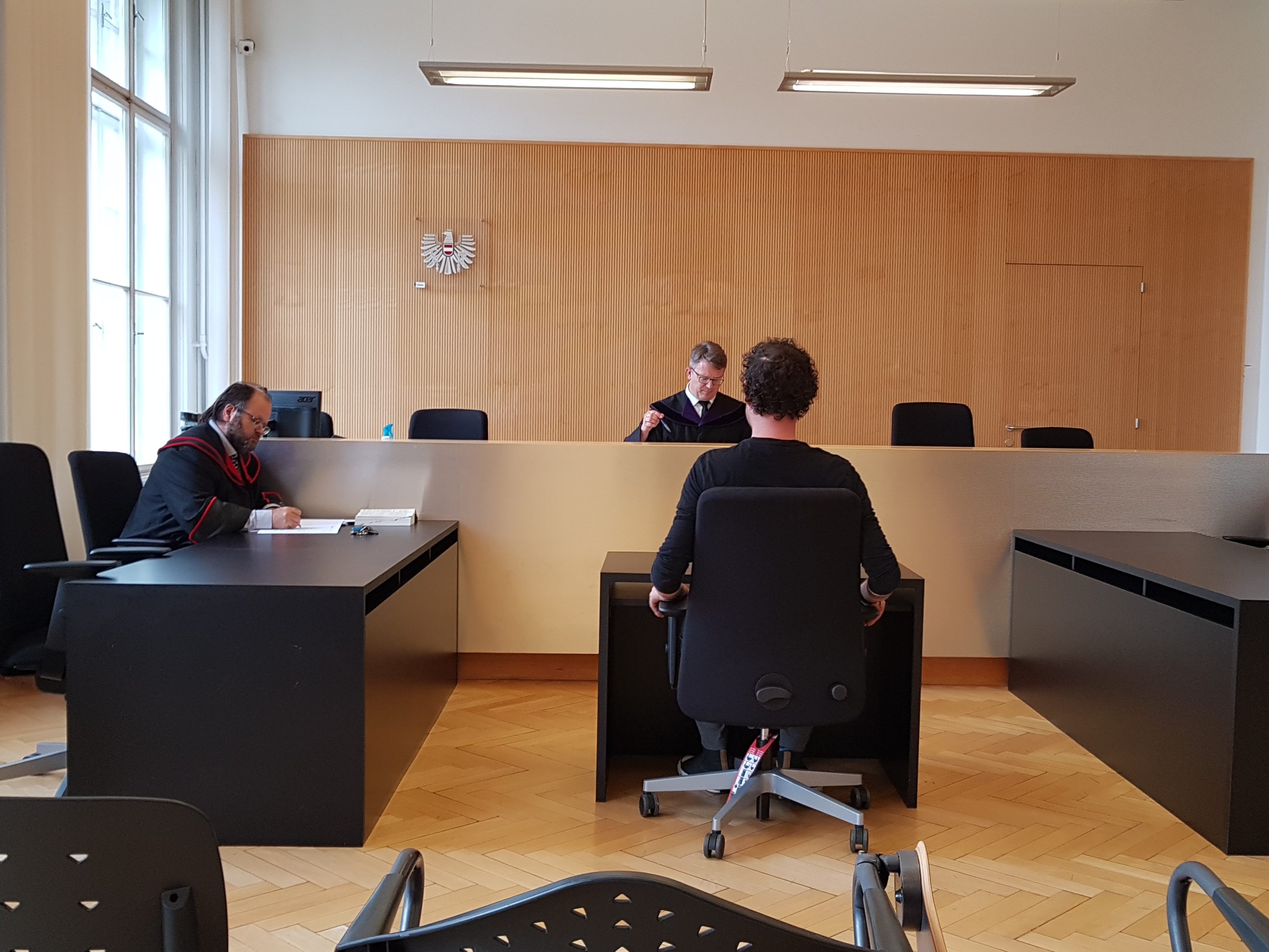 Der Angeklagte akzeptierte das Urteil.