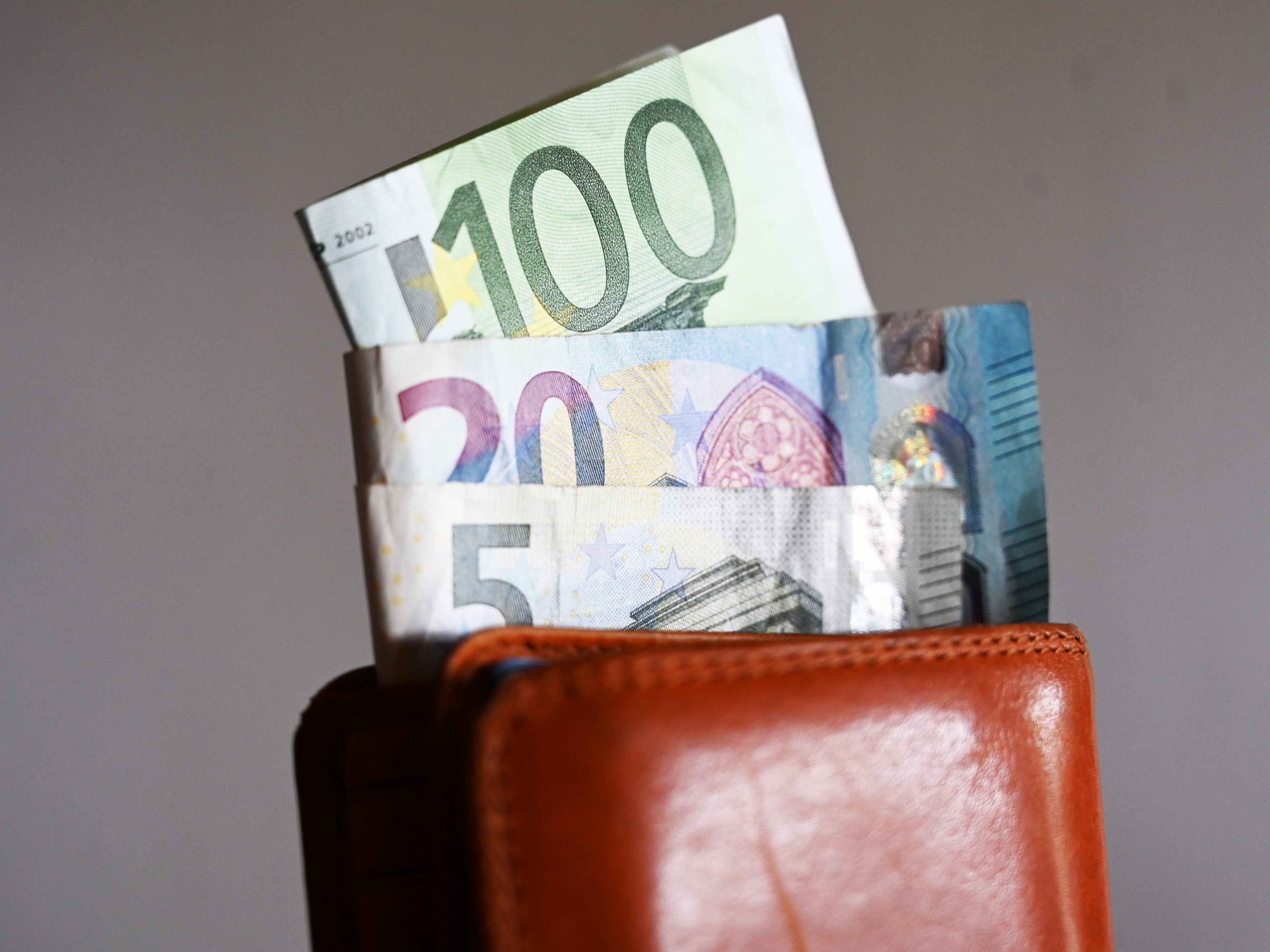 In vielen Branchen haben Arbeitnehmer und Arbeitgeber bereits die Gehaltserhöhungen ausverhandelt.
