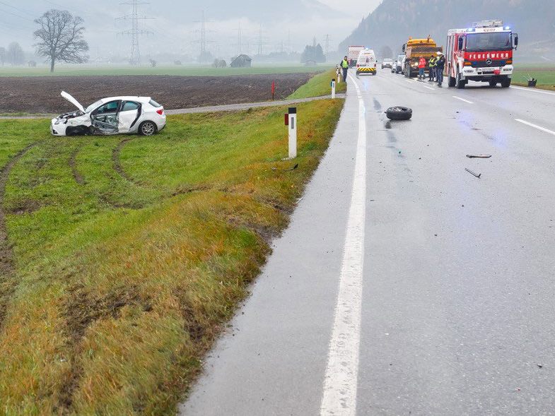 Frontalzusammenstoß zweier Pkw auf der L190 in Nüziders.