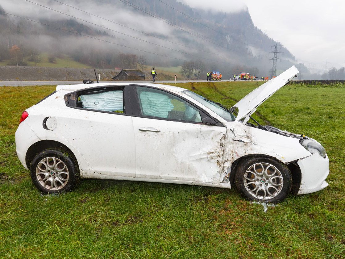 Frontalzusammenstoß zweier Pkw auf der L190 in Nüziders.