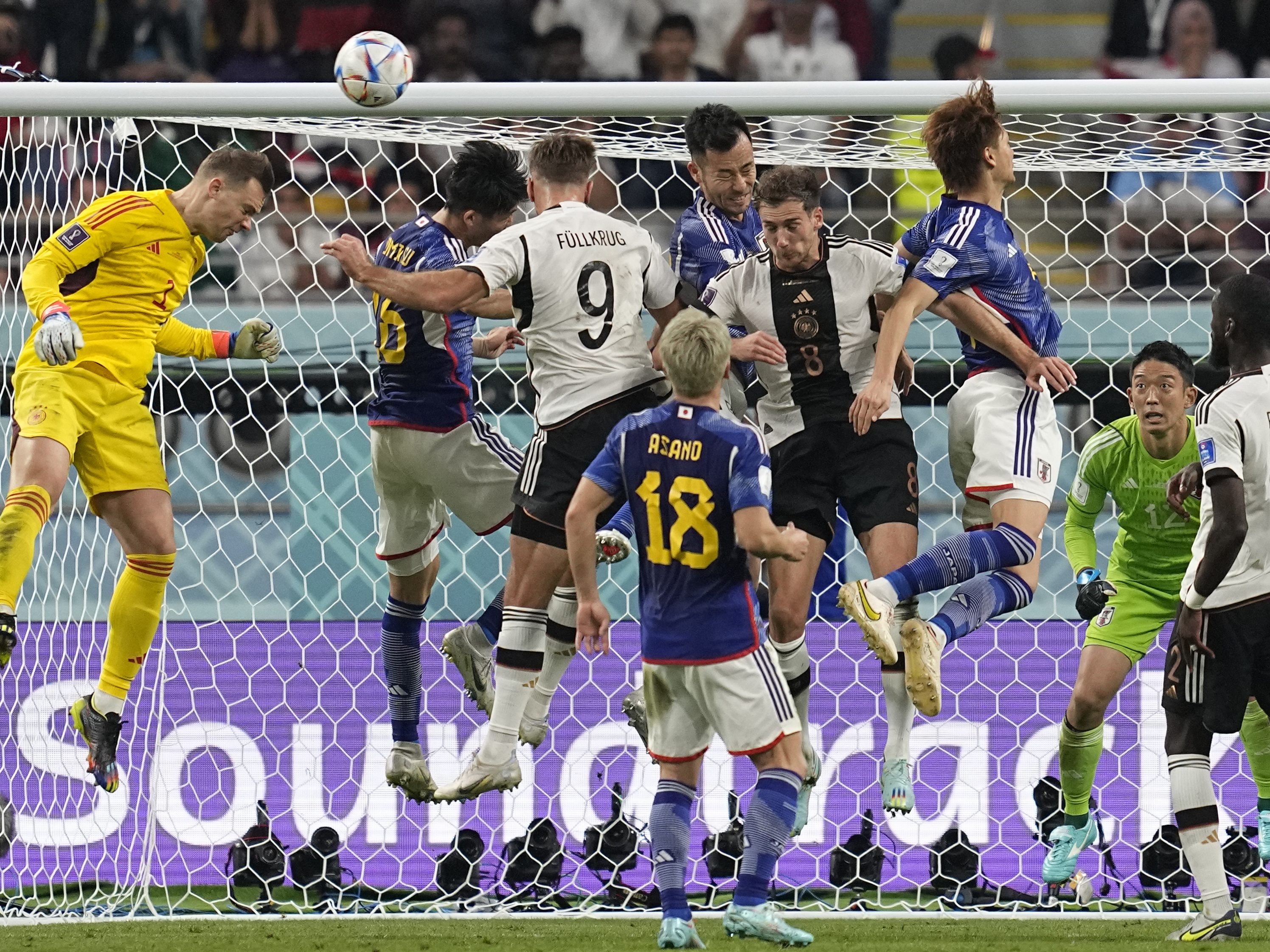 Japaner drehten Spiel in der Schlussphase - Doan und Asano als Matchwinner