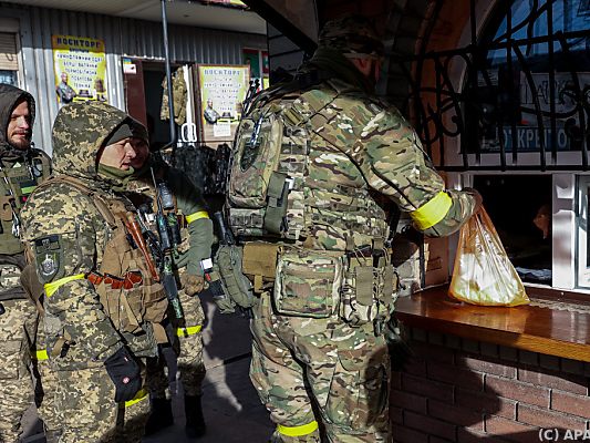 US-Geheimdienst: Kämpfe in Ukraine gehen verlangsamt weiter