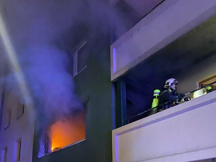 Die Feuerwehr hat in Wien-Floridsdorf einen Brand mit Explosion bekämpft.