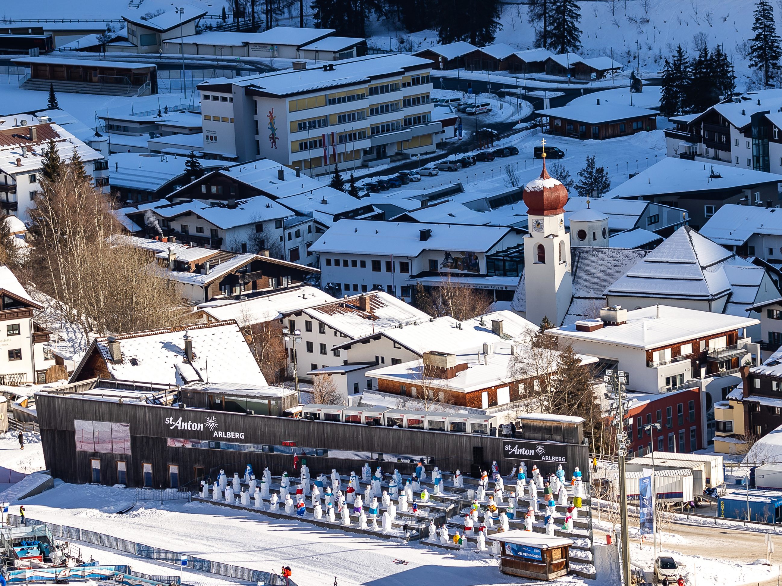 In St. Anton verstarb ein 47-Jähriger nach einem Skiunfall.