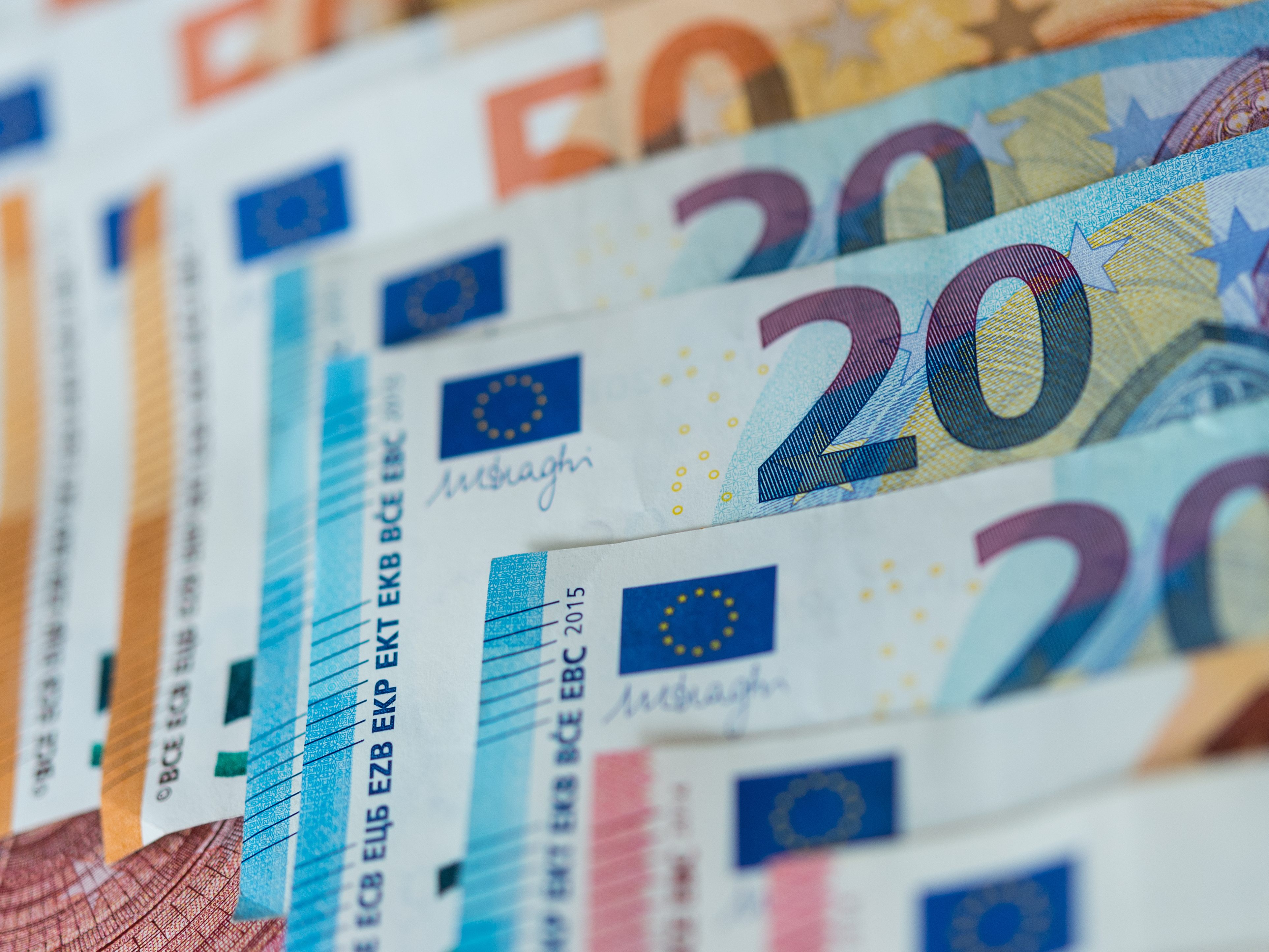 Banken sollen Zinsen aus Kreditmoratorium automatisch zurückzahlen, so der VKI.