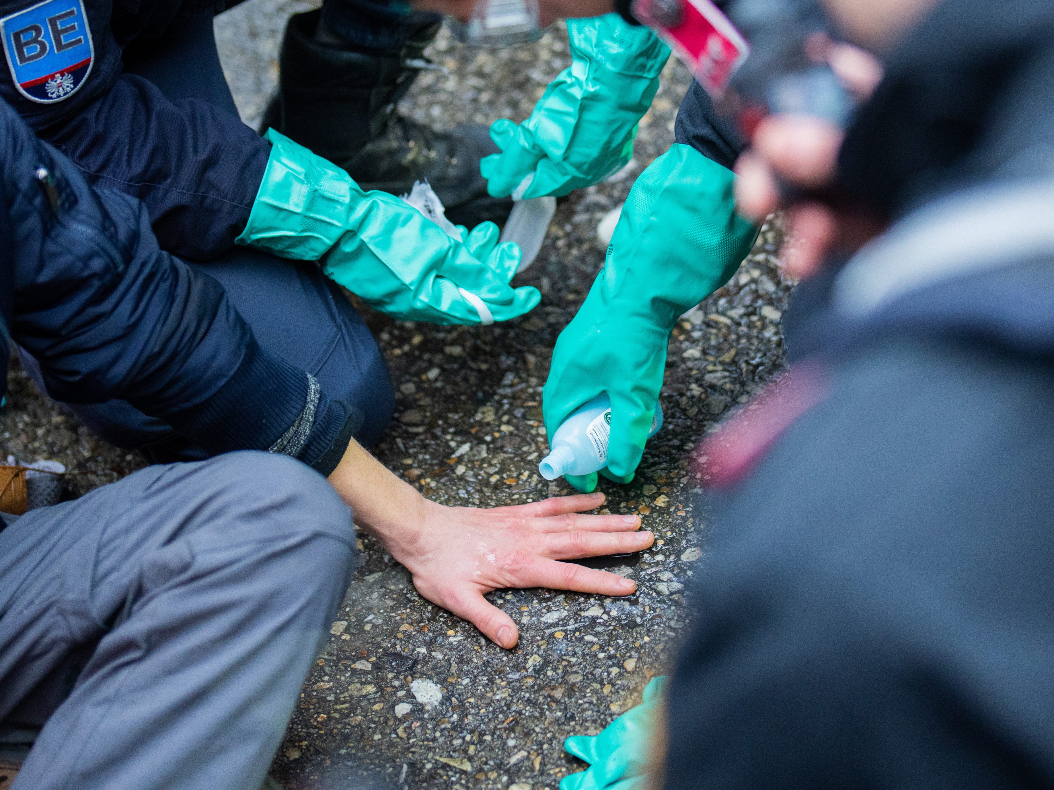 Klimaproteste wurden in Wien fortgesetzt. Blockade von Zufahrt zu Verteilerkreis am Praterstern.