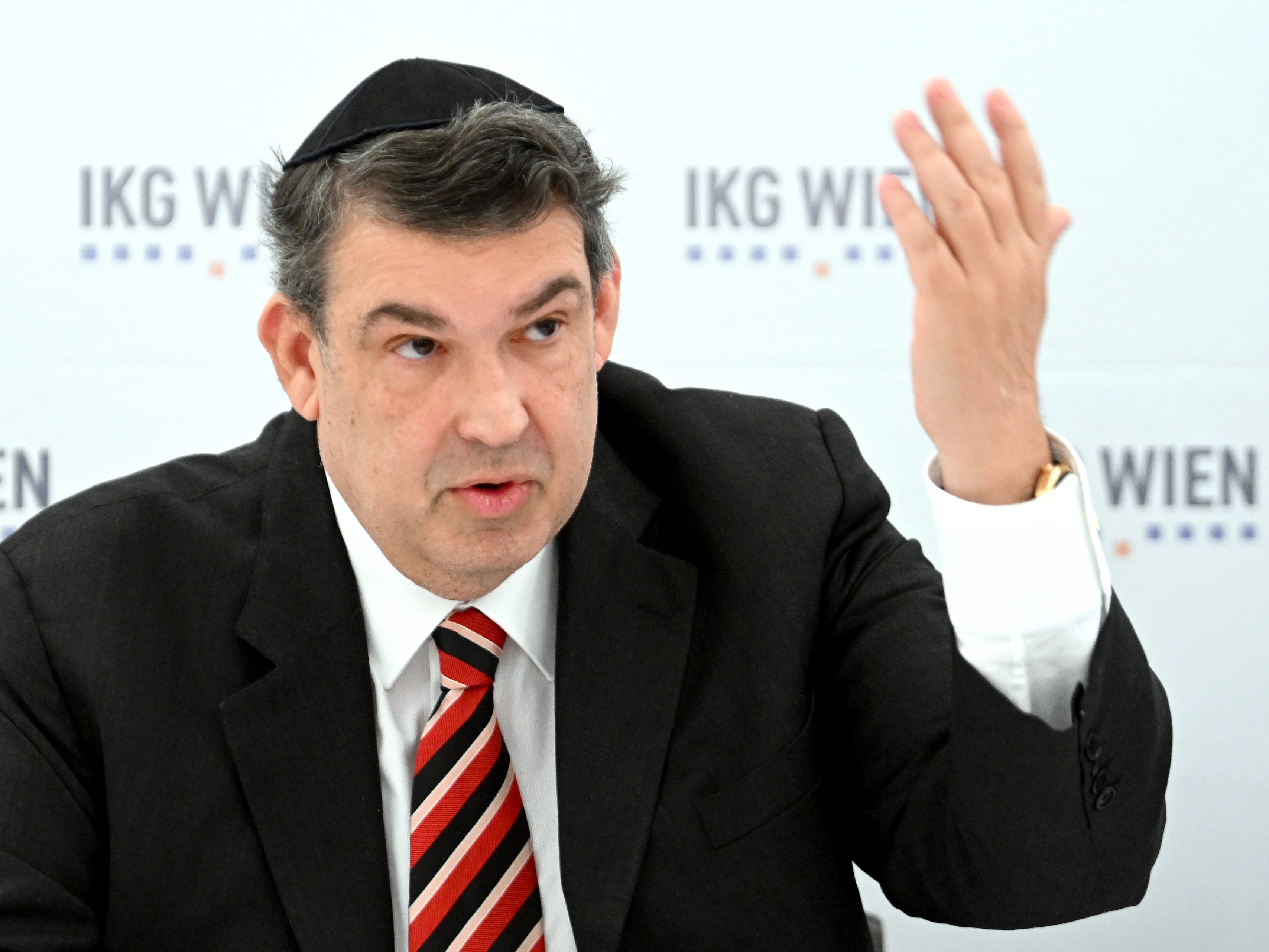 Holocaust-Gedenktag: Deutsch warnt vor Koalition mit FPÖ.