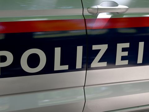Jugendliche werfen Böller auf Polizei in Wien-Floridsdorf - Drei Festnahmen