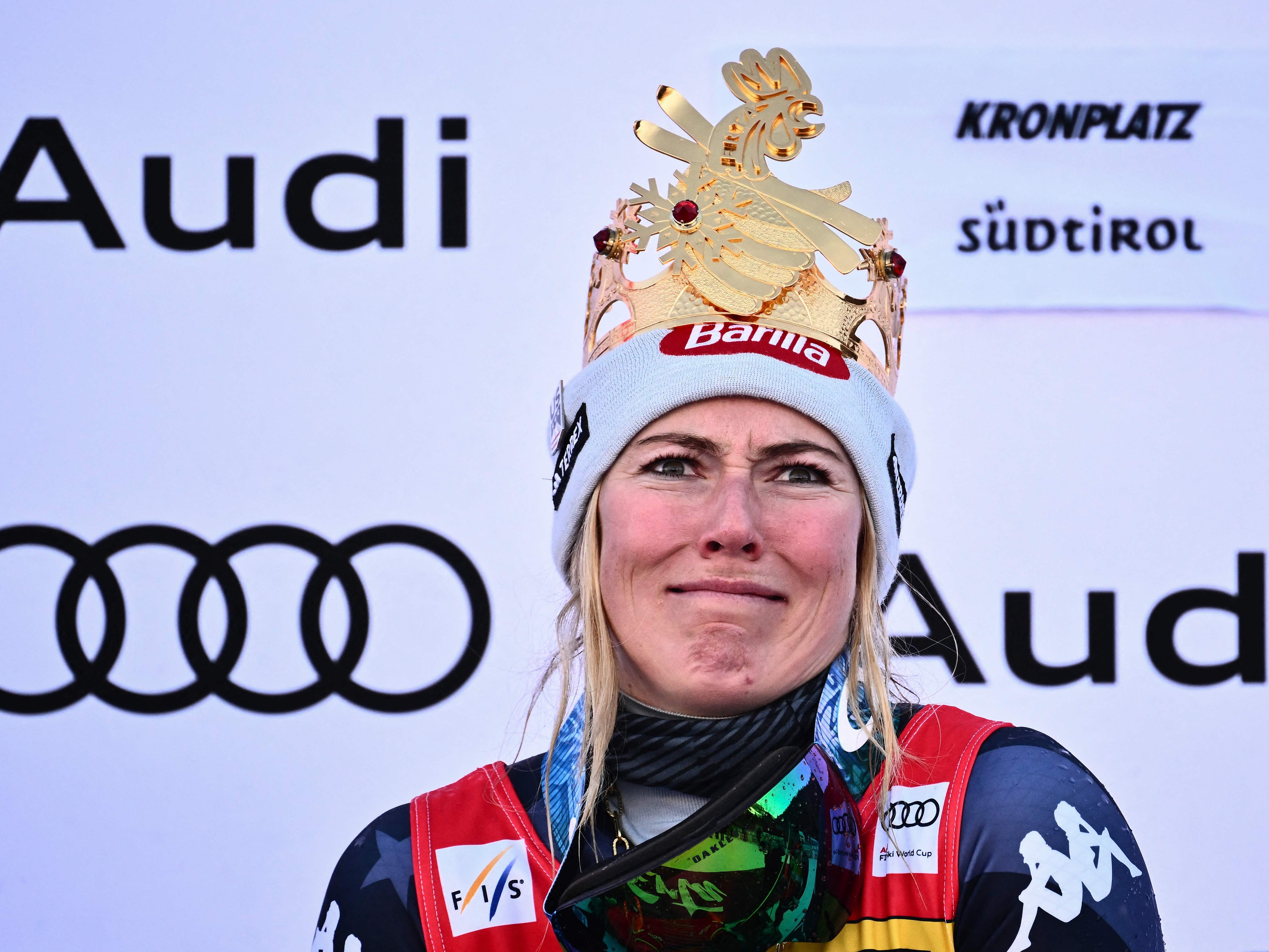 Mikaela Shiffrin sprach im ORF-Interview über ihren gesundheitlichen Zustand - die Übersetzung sorgt für Schmunzeln.