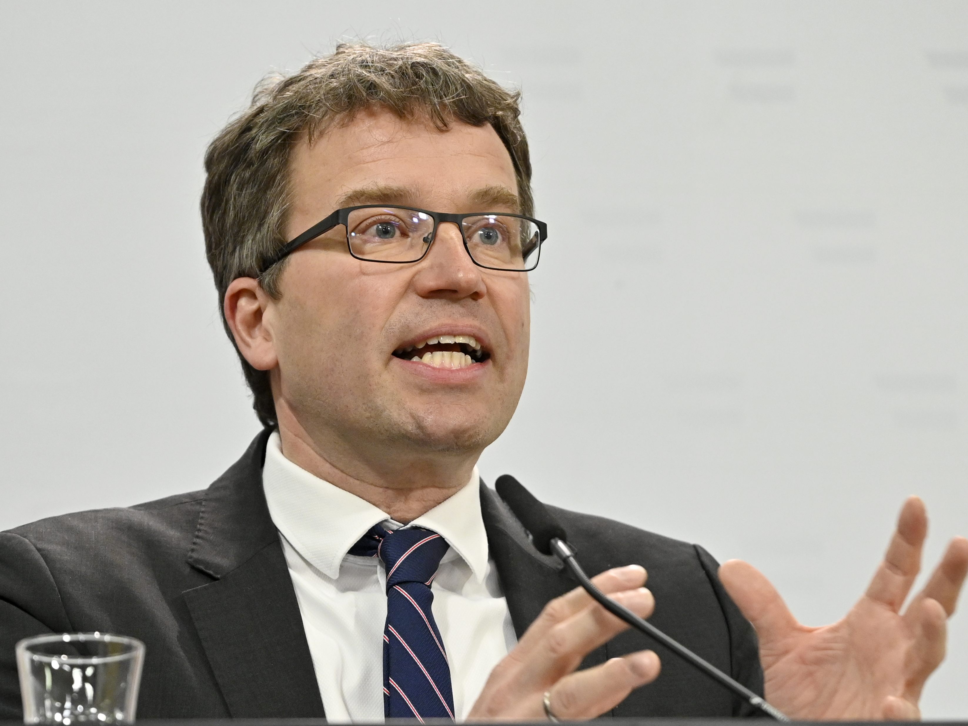 Arbeitszeitverkürzung für AMS-Chef keine taugliche Lösung.