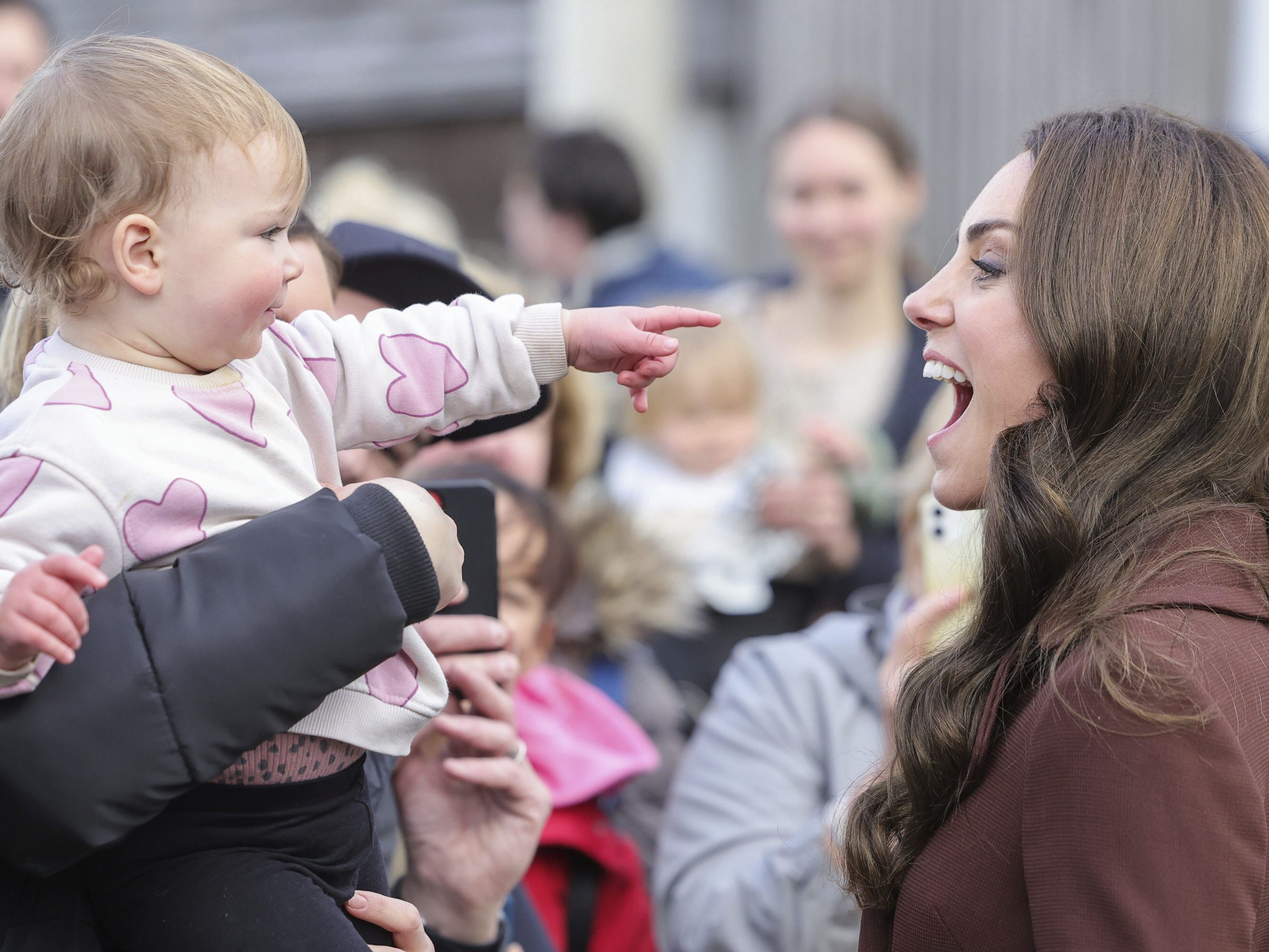 Freundlich und volksnah wie immer: Prinzessin Catherine.